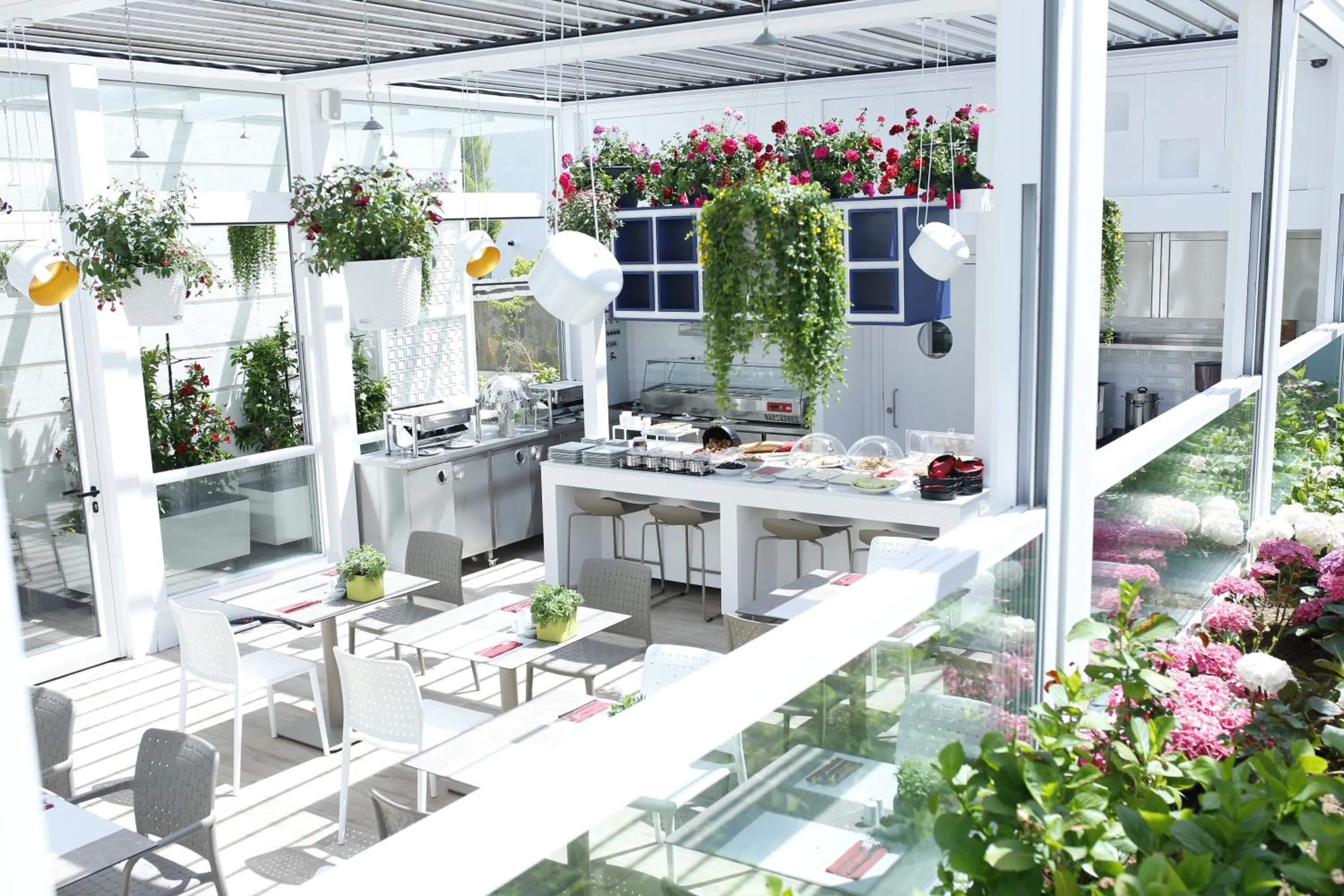 Buffet breakfast in Ascot Hotel Büyükada