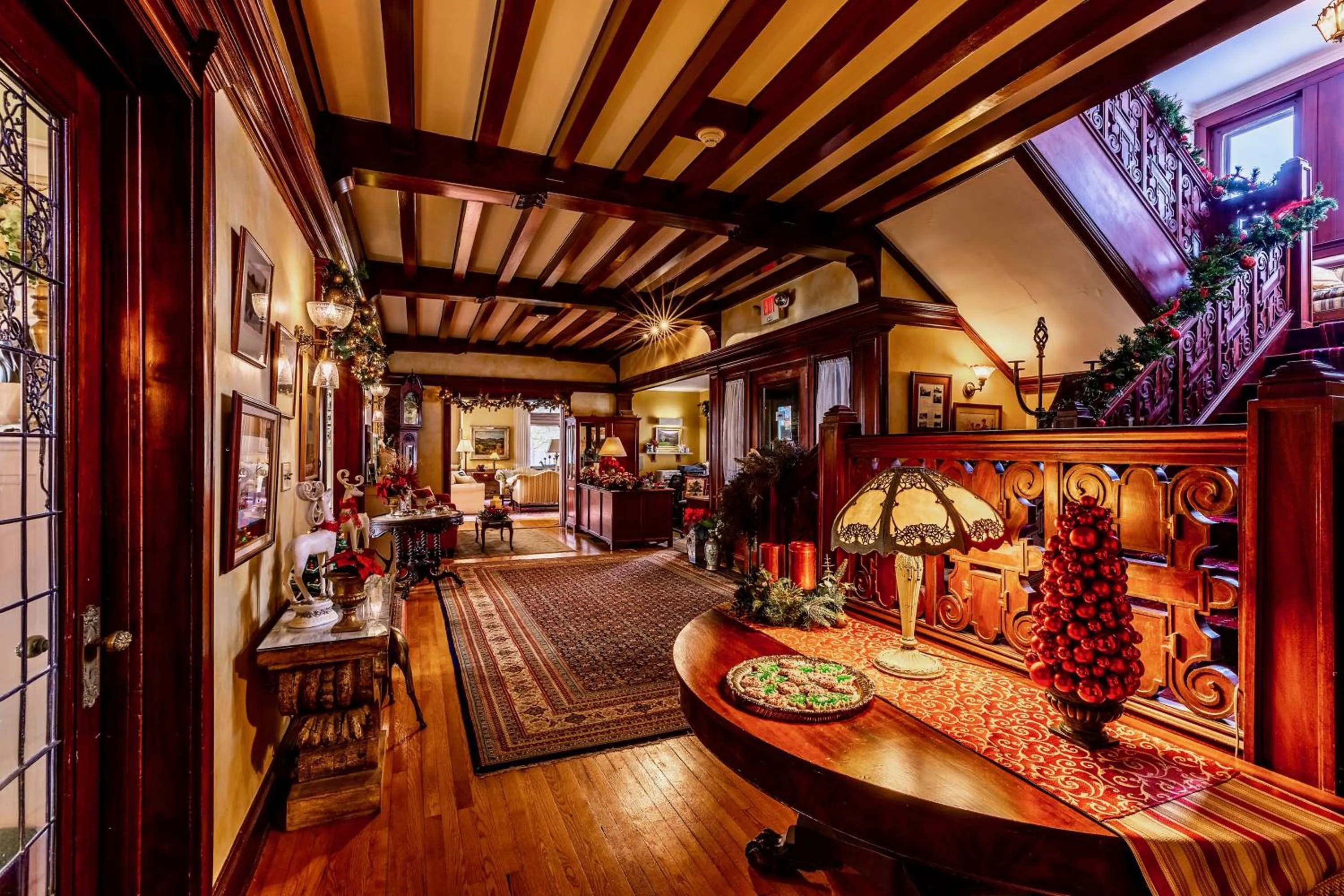 Lobby or reception in Wilburton Inn