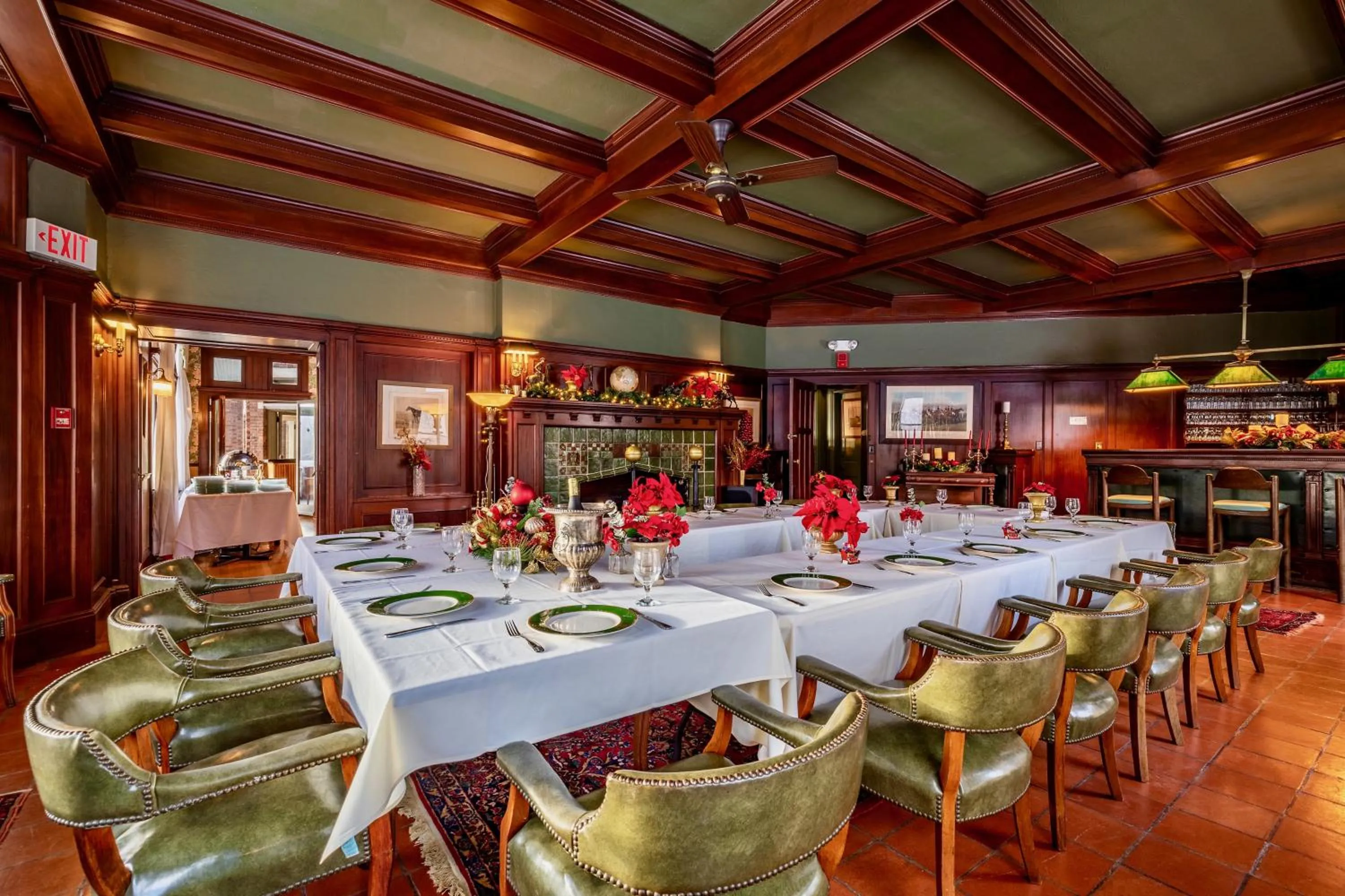 Dining area in Wilburton Inn