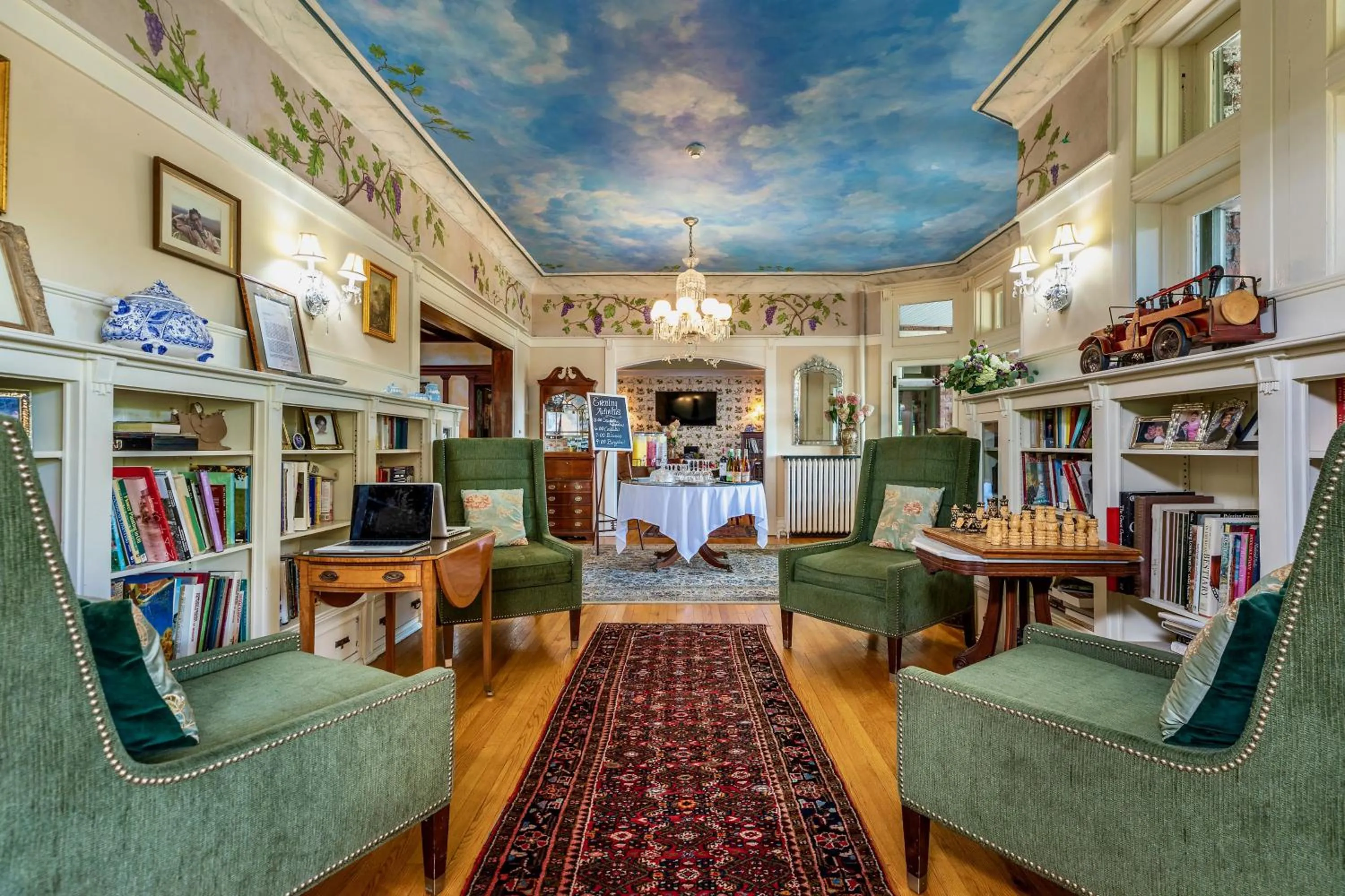 Library in Wilburton Inn