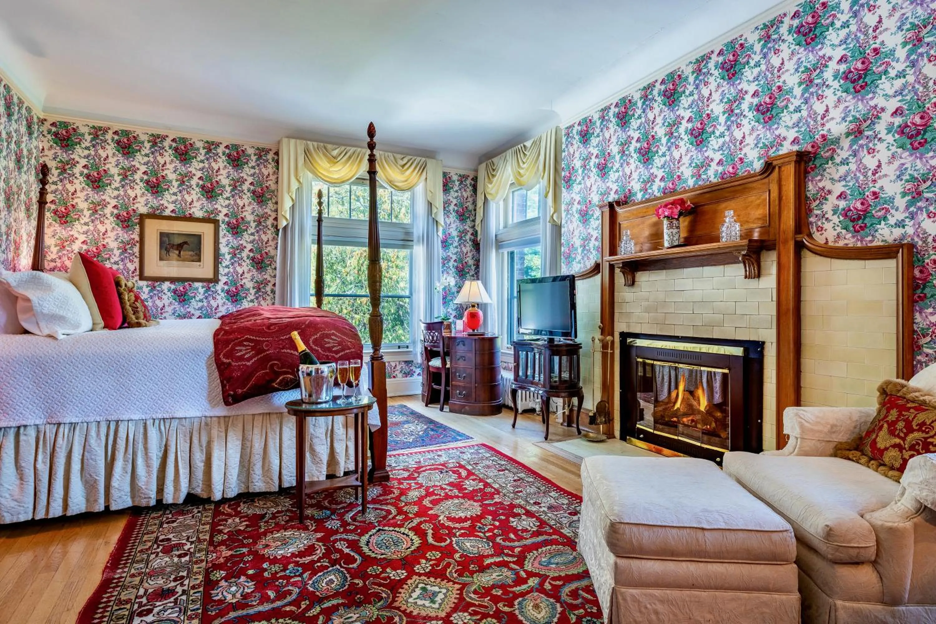 Bed in Wilburton Inn