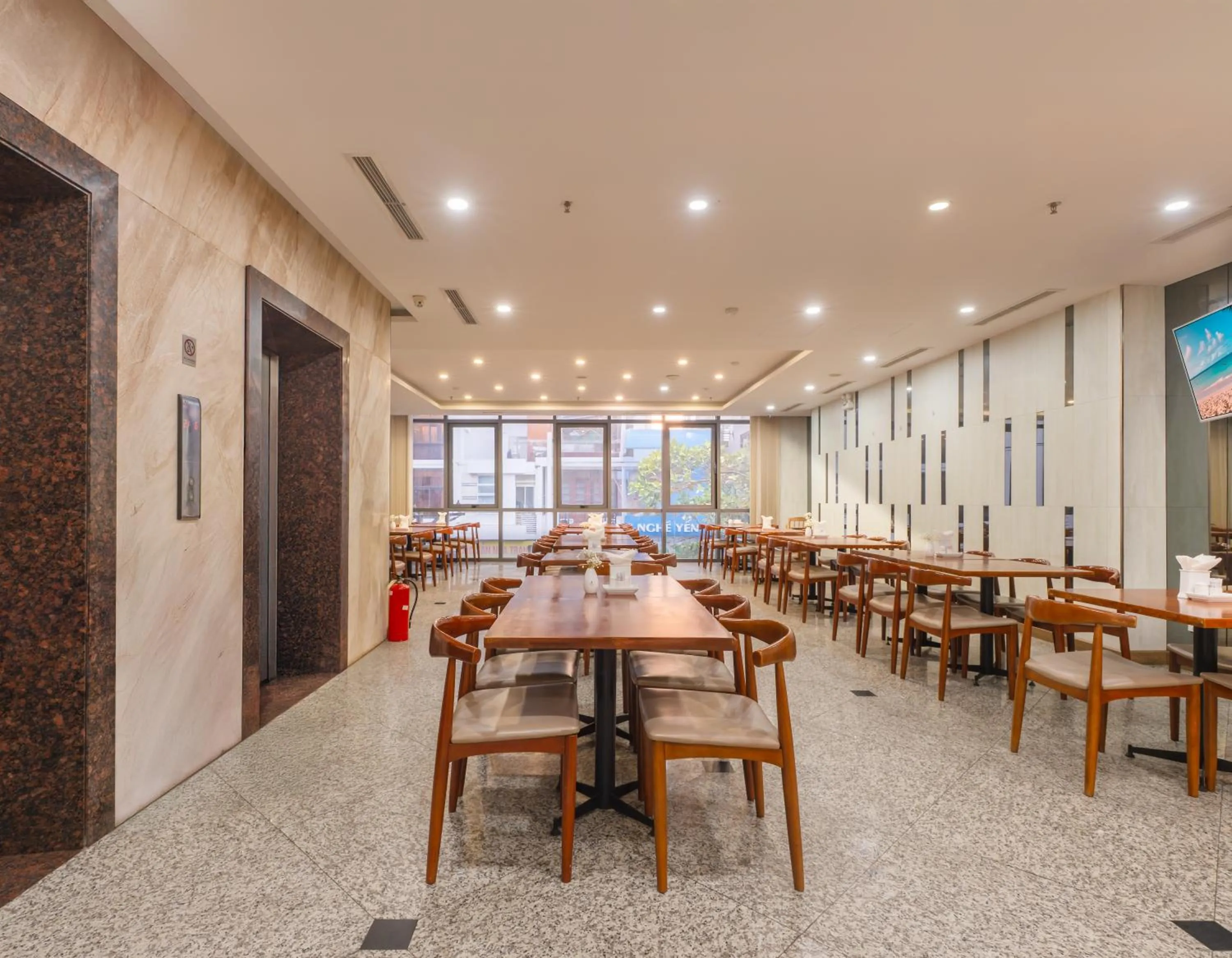 Restaurant/places to eat in Gosia Hotel