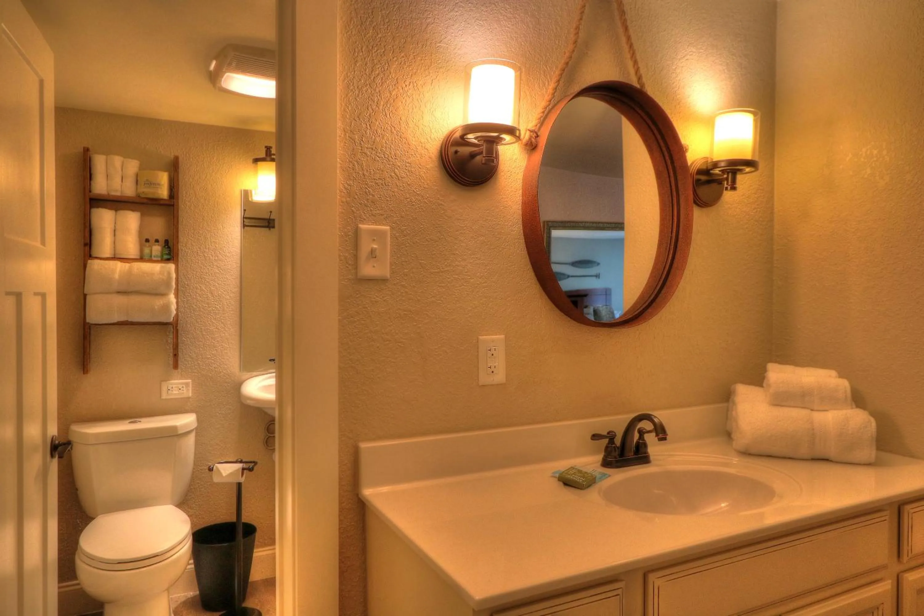 Toilet in River Edge Inn