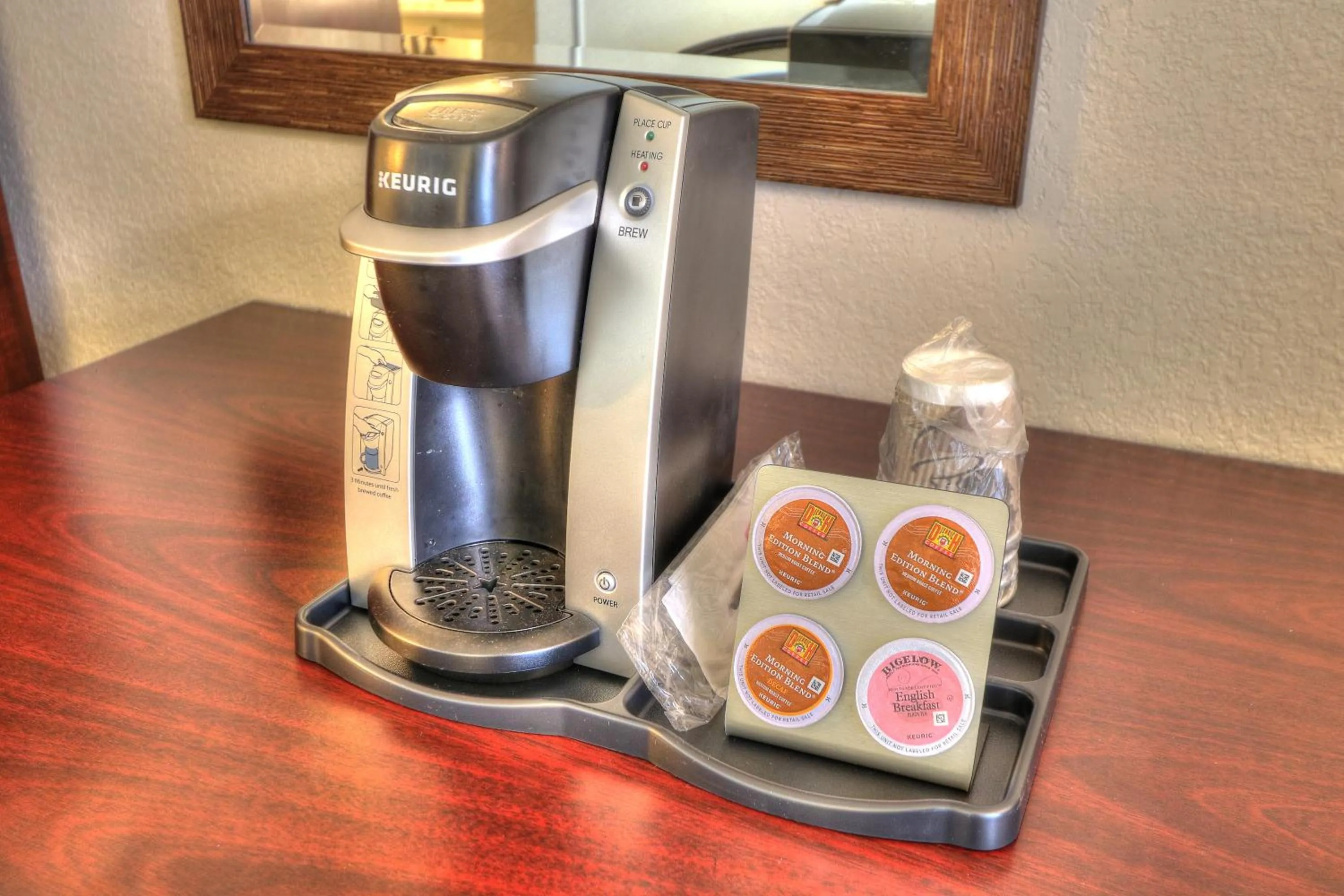 Coffee/tea facilities in River Edge Inn