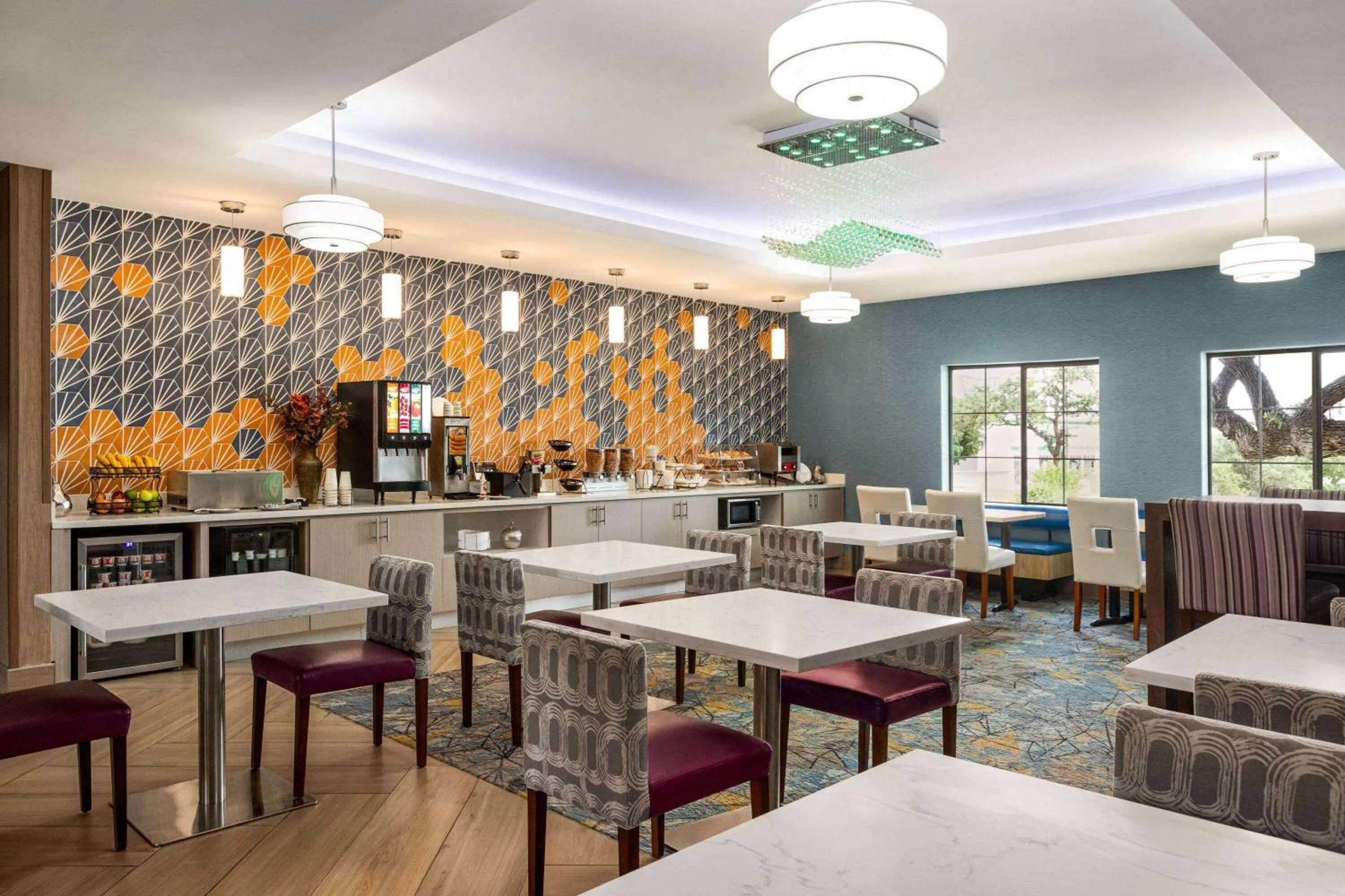 Breakfast in La Quinta by Wyndham San Antonio North Stone Oak