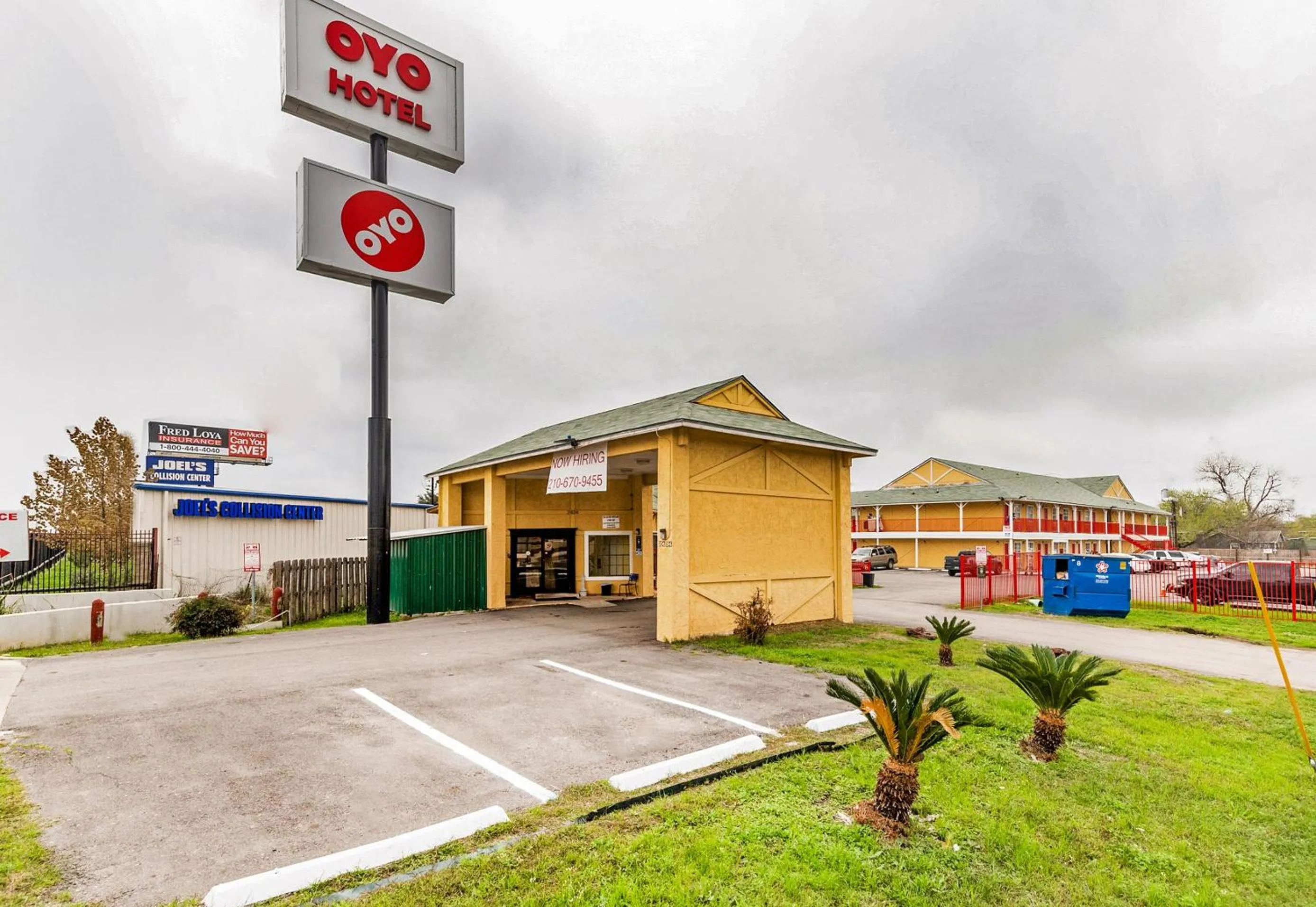Facade/entrance in OYO Hotel San Antonio Lackland near Seaworld