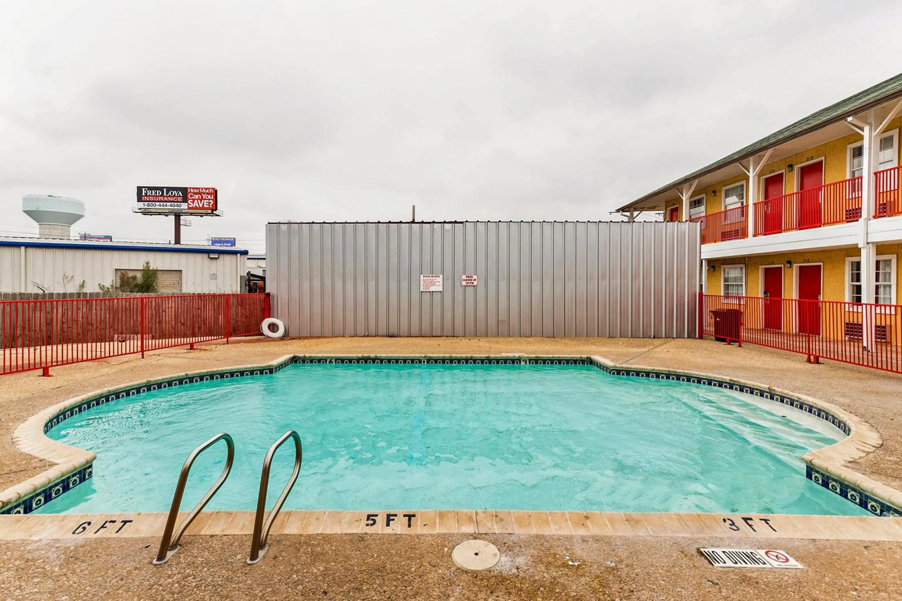 Swimming pool in OYO Hotel San Antonio Lackland near Seaworld