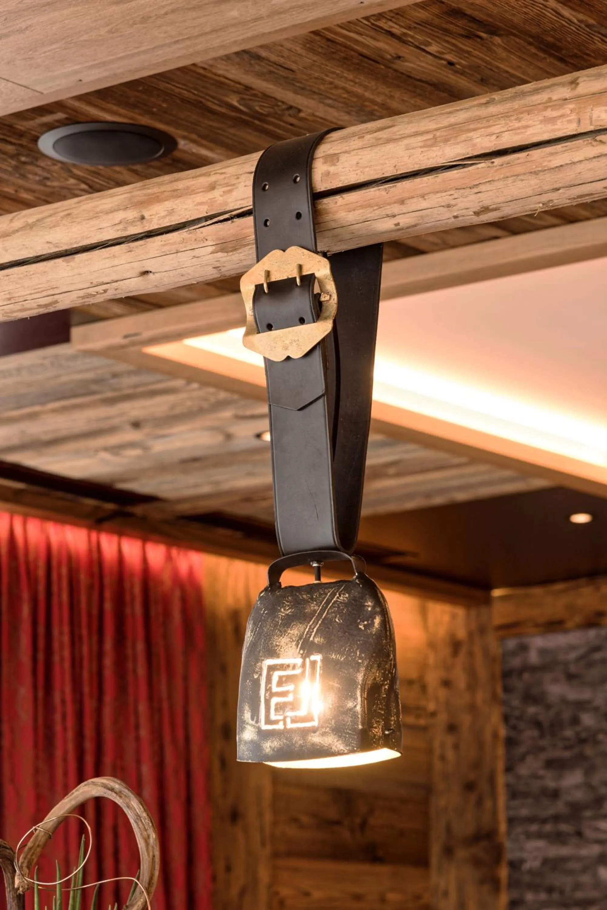 Restaurant/places to eat in Hotel Eldorado