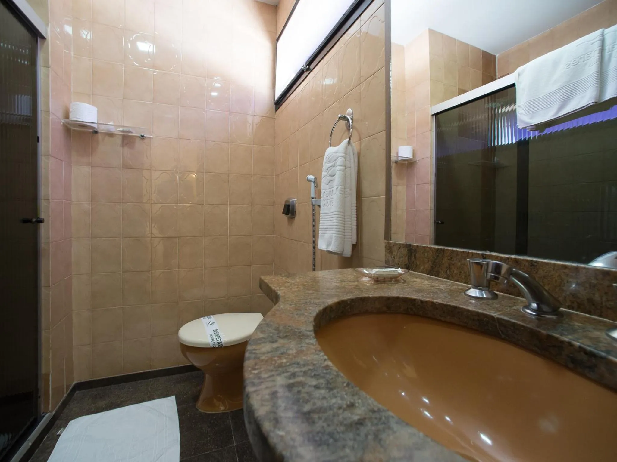 Bathroom in Entremares Hotel