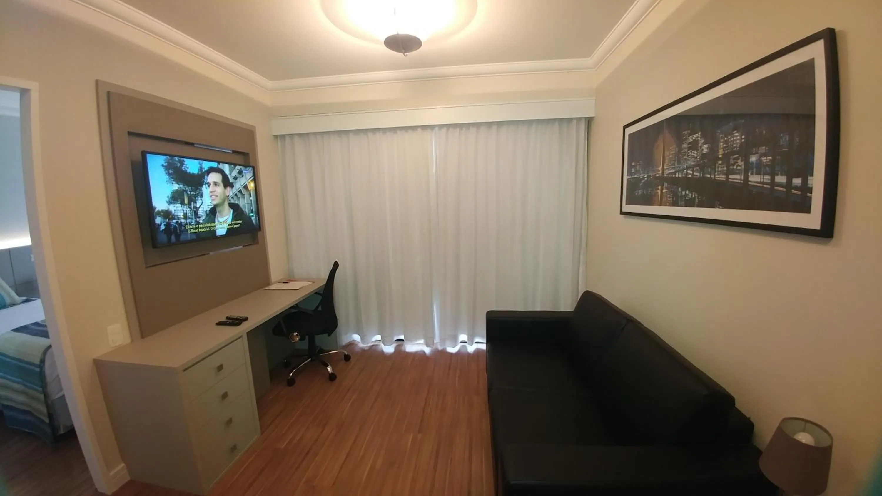 Communal lounge/ TV room in Tsue The Palace Flats