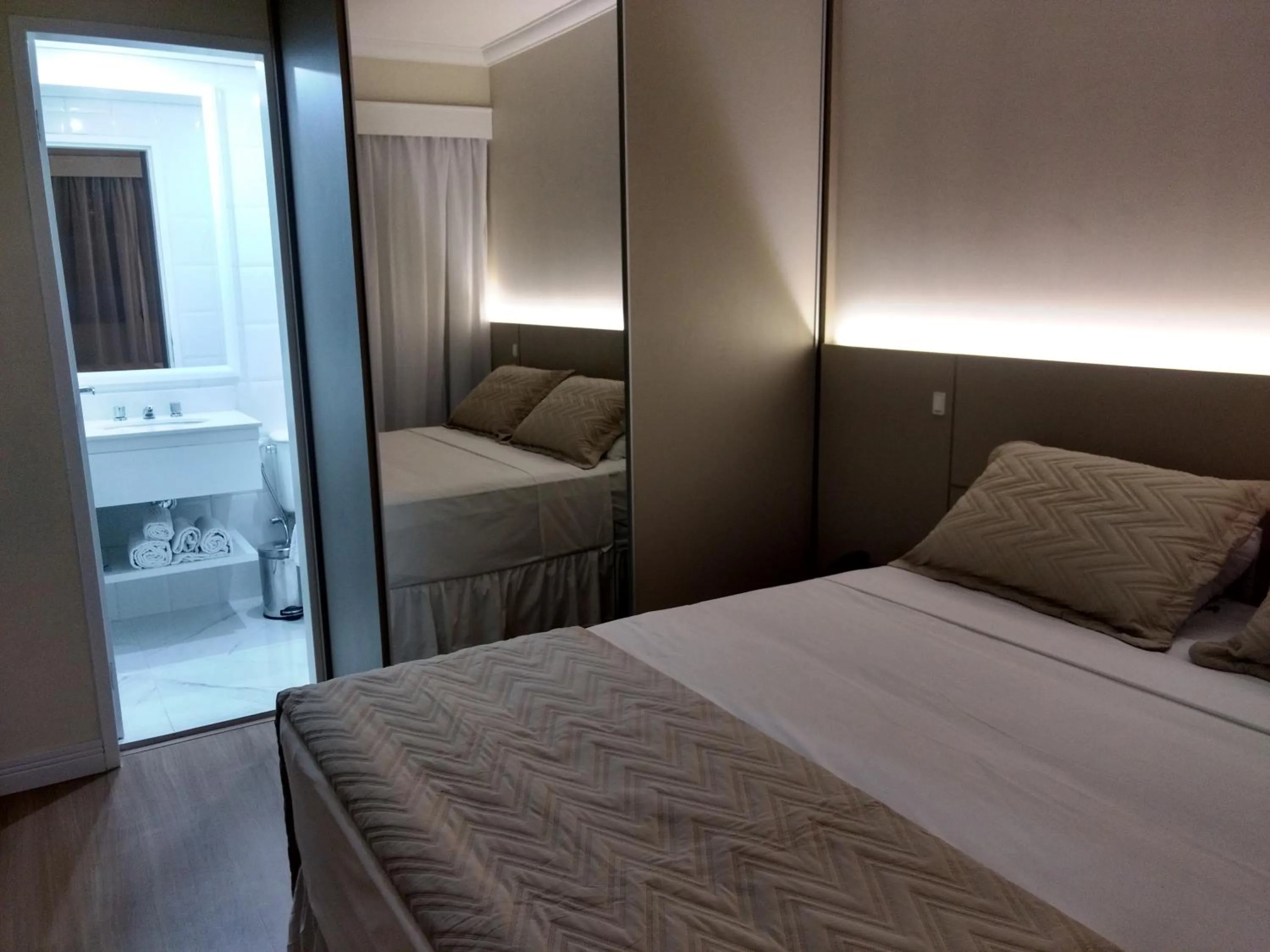 Decorative detail, Bed in Tsue The Palace Flats