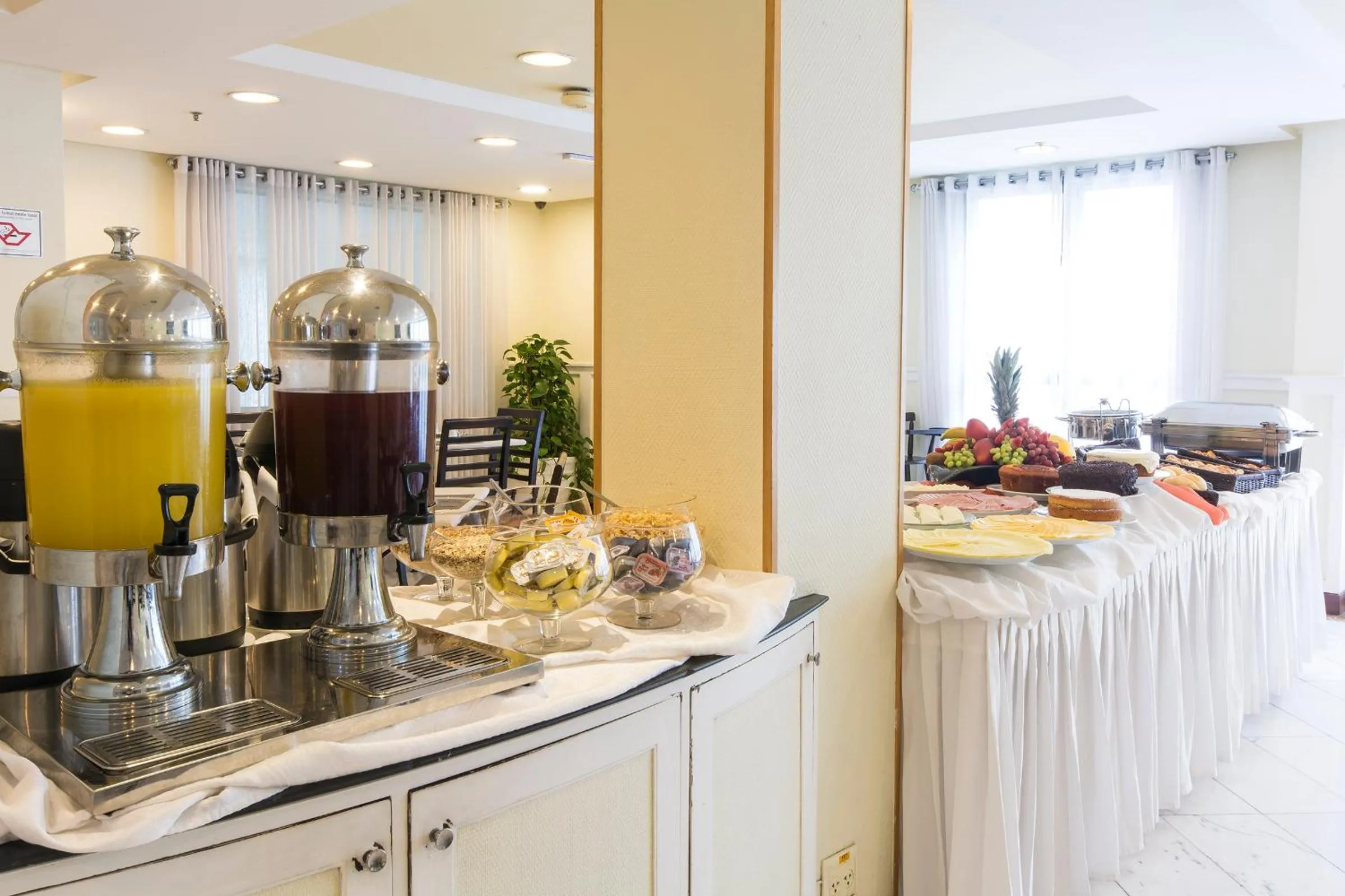 Breakfast in Tsue The Palace Flats