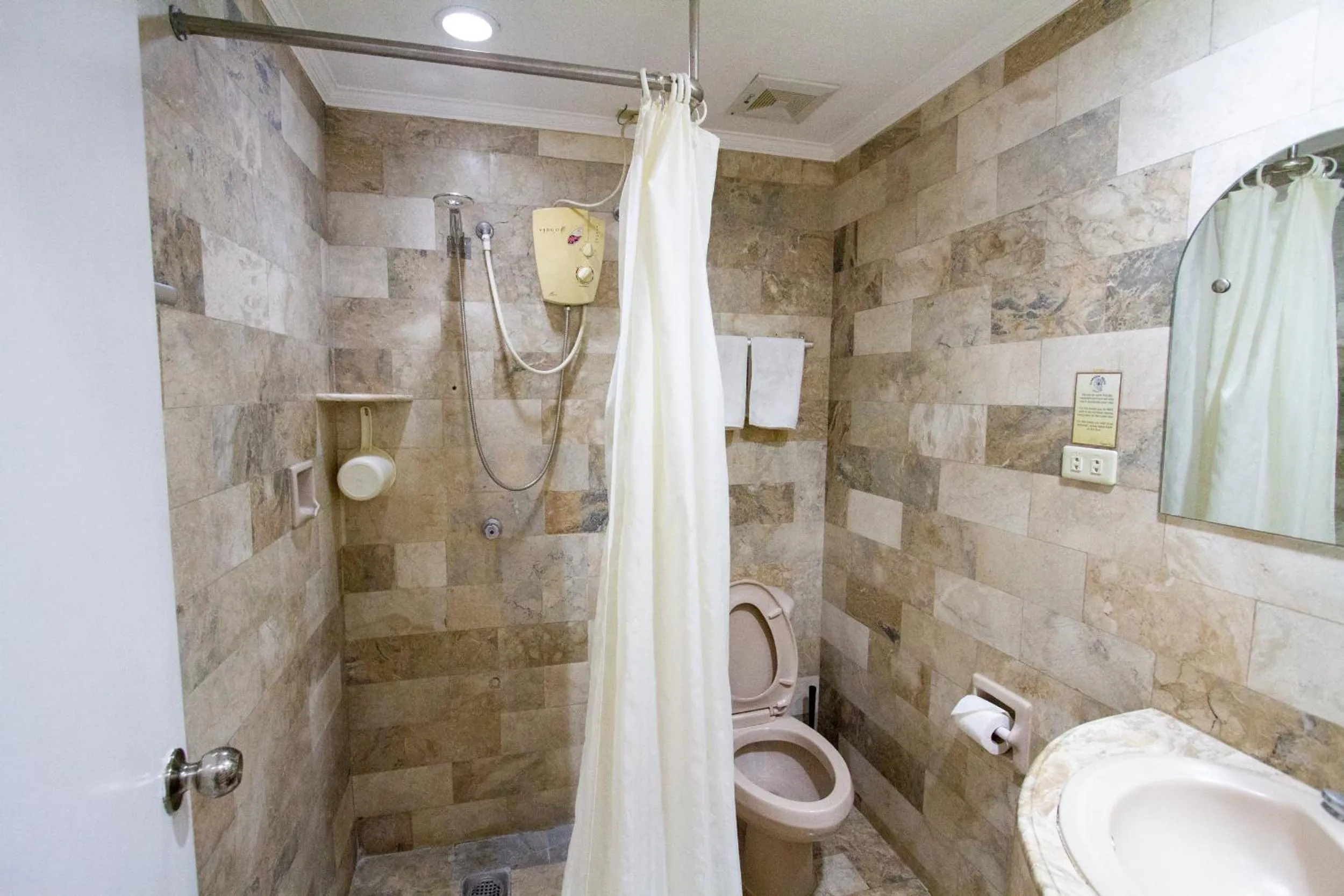 Clarkton Hotel Apartment