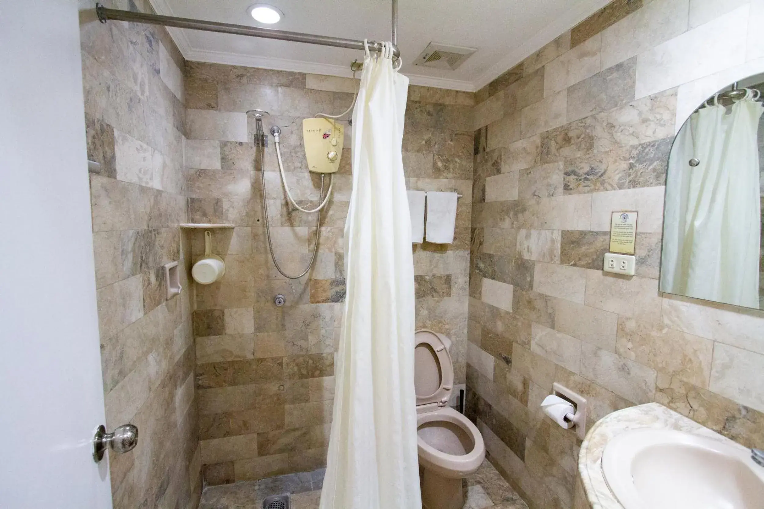 Deluxe Room (2 Adults + 1 Child) in Clarkton Hotel Apartment Deluxe Room (2 Adults + 1 Child) in Clarkton Hotel Apartment