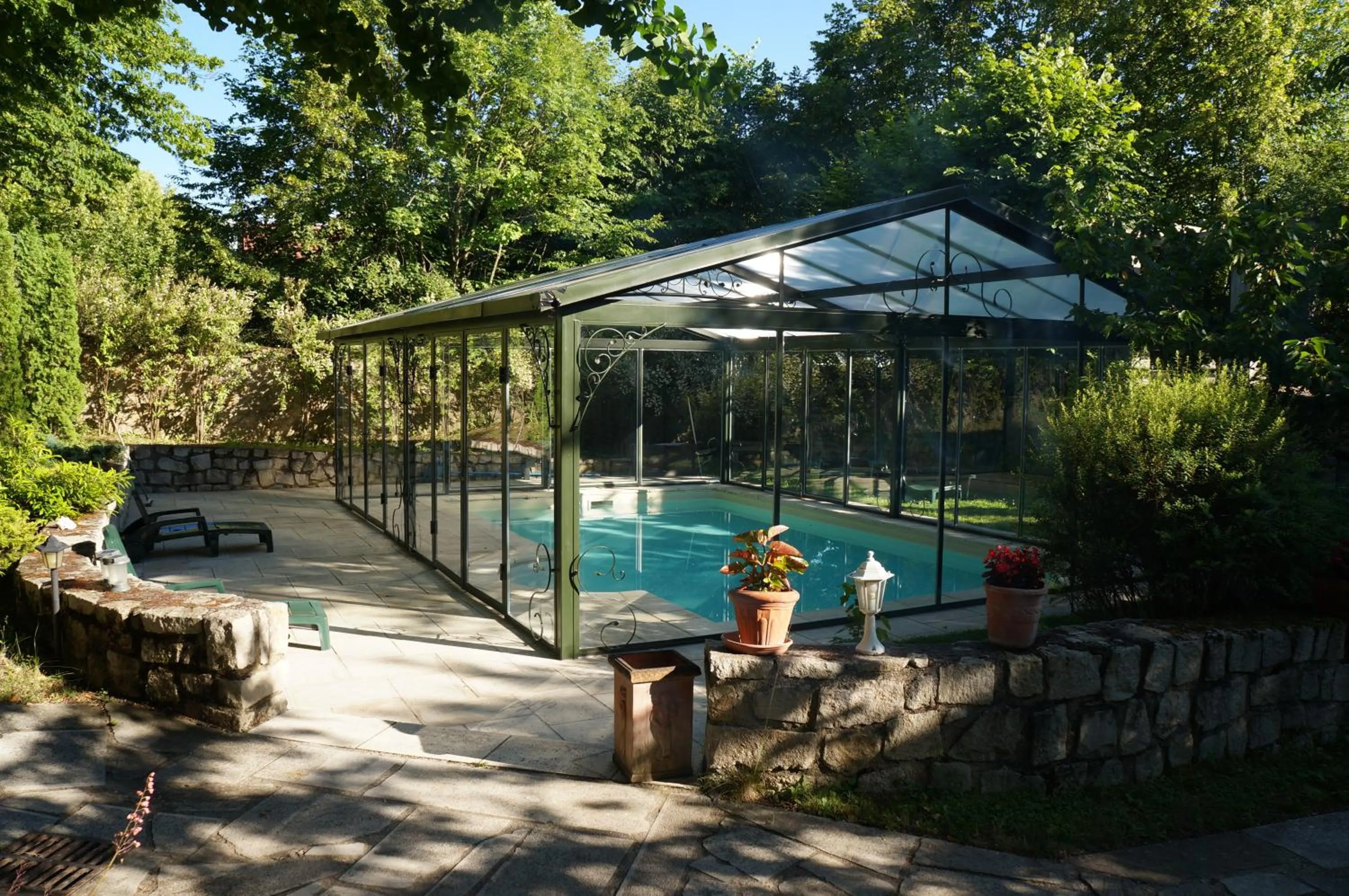 Swimming pool in la maison des chartreux