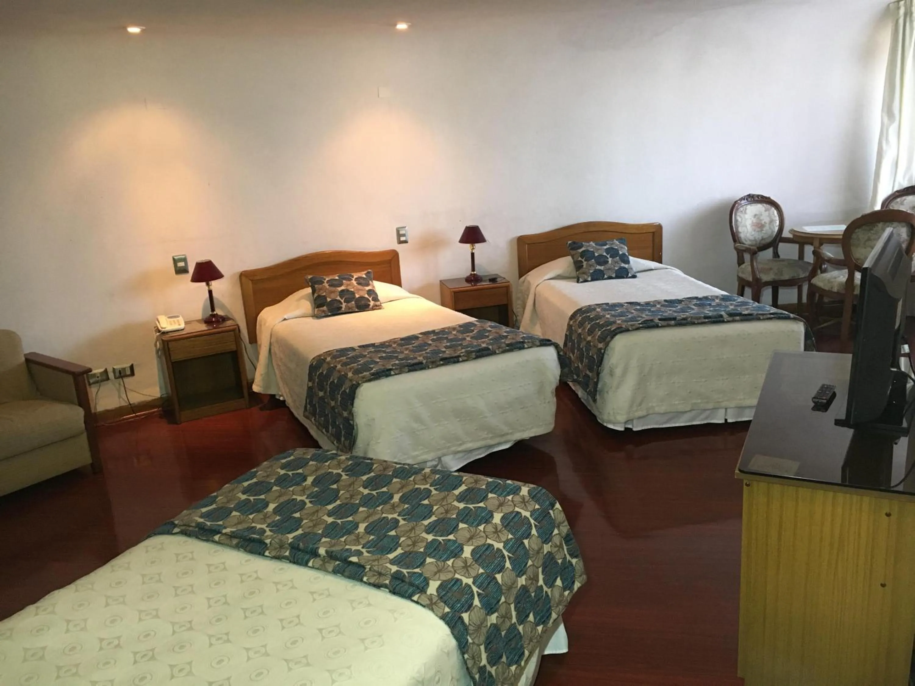 Photo of the whole room, Bed in Hotel Montecarlo Viña del Mar