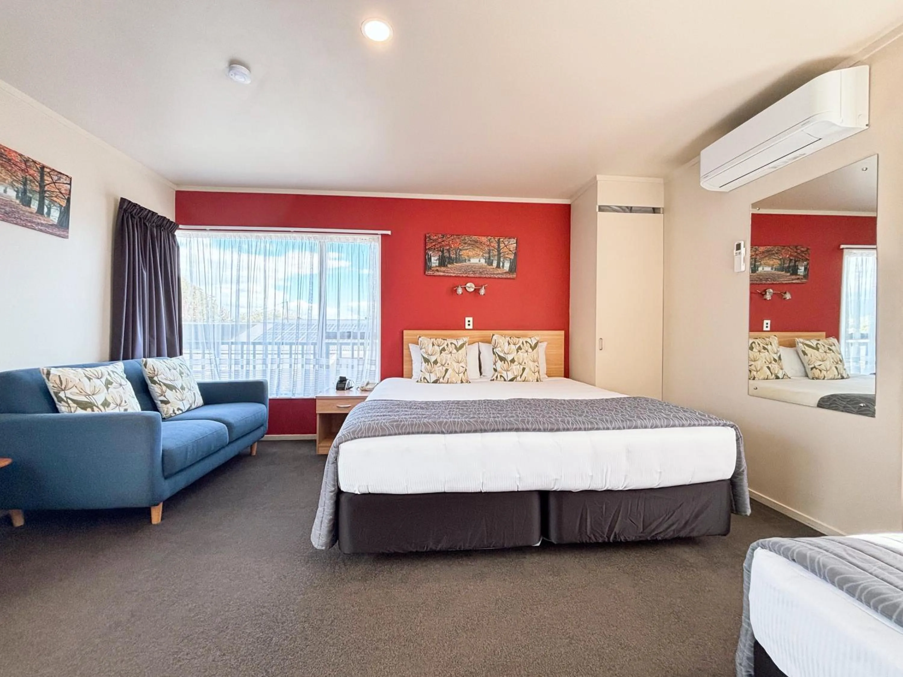 Bed in Arcadia Motel