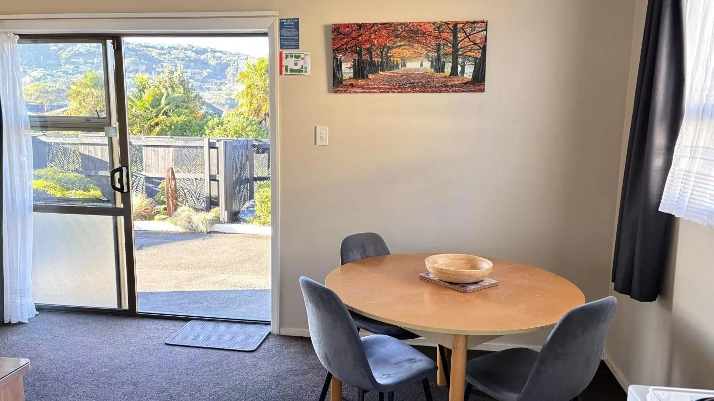 Living room in Arcadia Motel