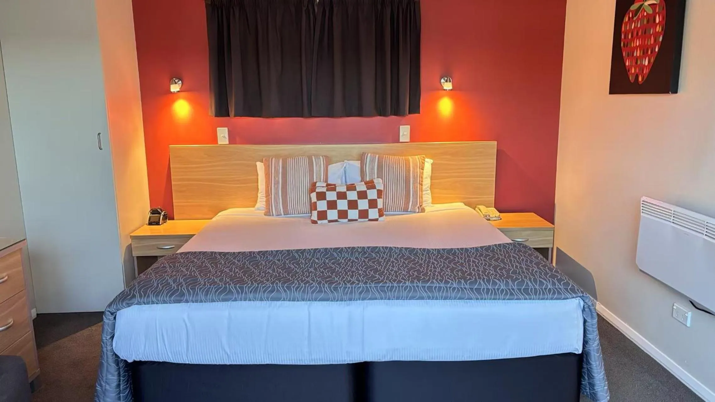 Bed in Arcadia Motel