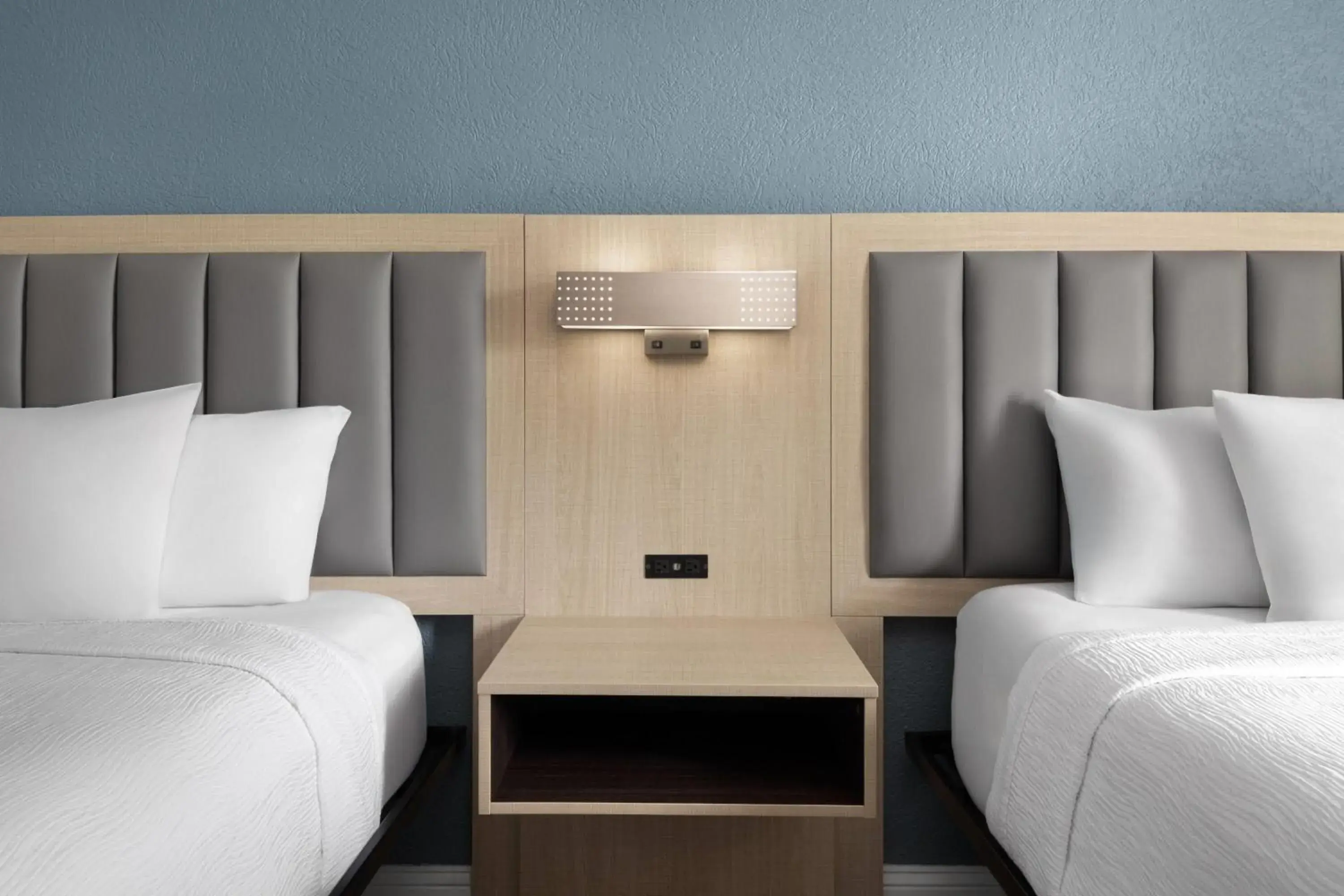 Queen Room with Two Queen Beds - Non-Smoking in Wingate by Wyndham Savannah Gateway Queen Room with Two Queen Beds - Non-Smoking in Wingate by Wyndham Savannah Gateway