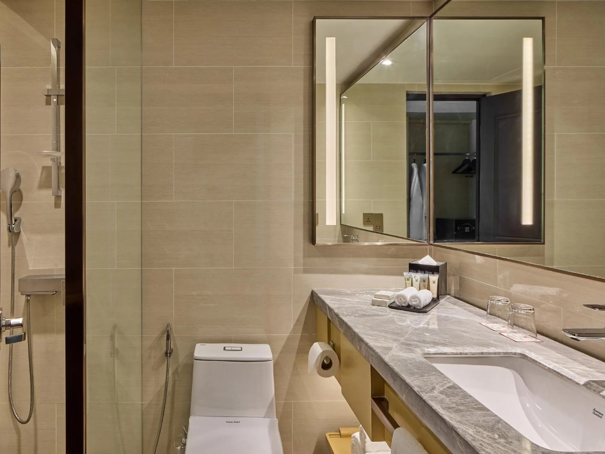 Bathroom in The Heritage Hotel Manila