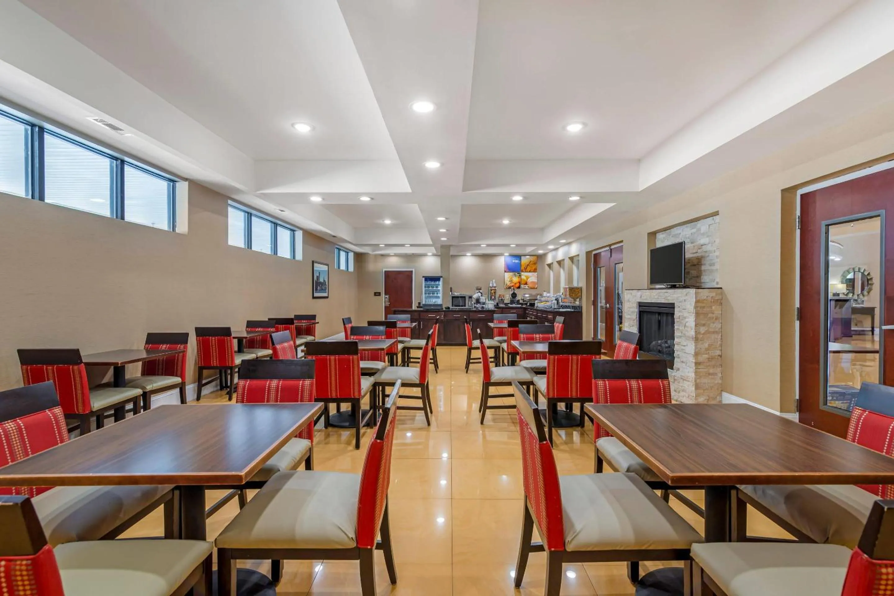 Breakfast in Comfort Suites Savannah Gateway I-95