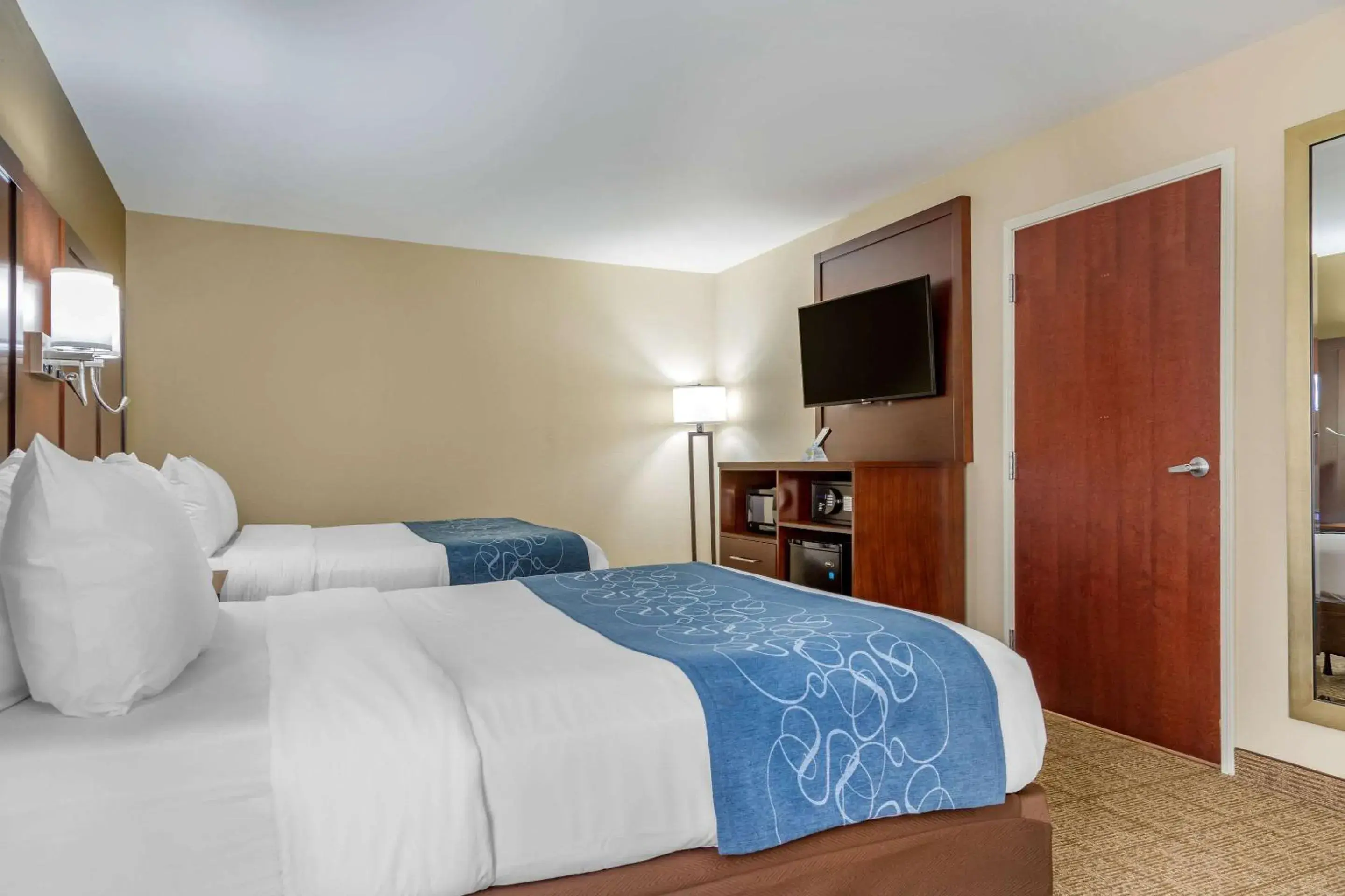 Queen Suite with Two Queen Beds - Disability Access/Non-Smoking in Comfort Suites Savannah Gateway I-95 Queen Suite with Two Queen Beds - Disability Access/Non-Smoking in Comfort Suites Savannah Gateway I-95