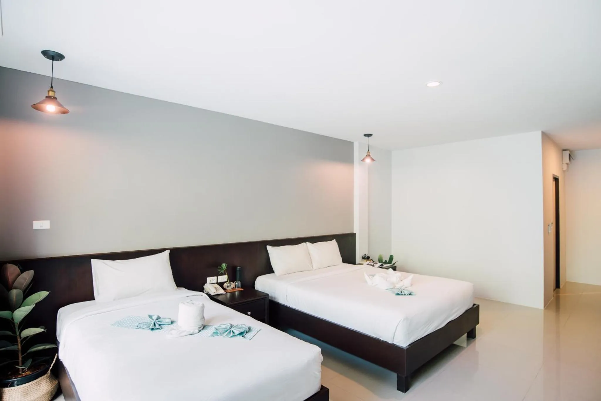 Photo of the whole room, Bed in Harvest House