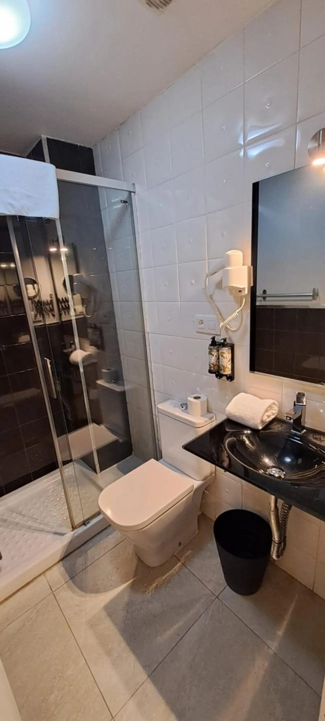 Bathroom in Nest Style Granada