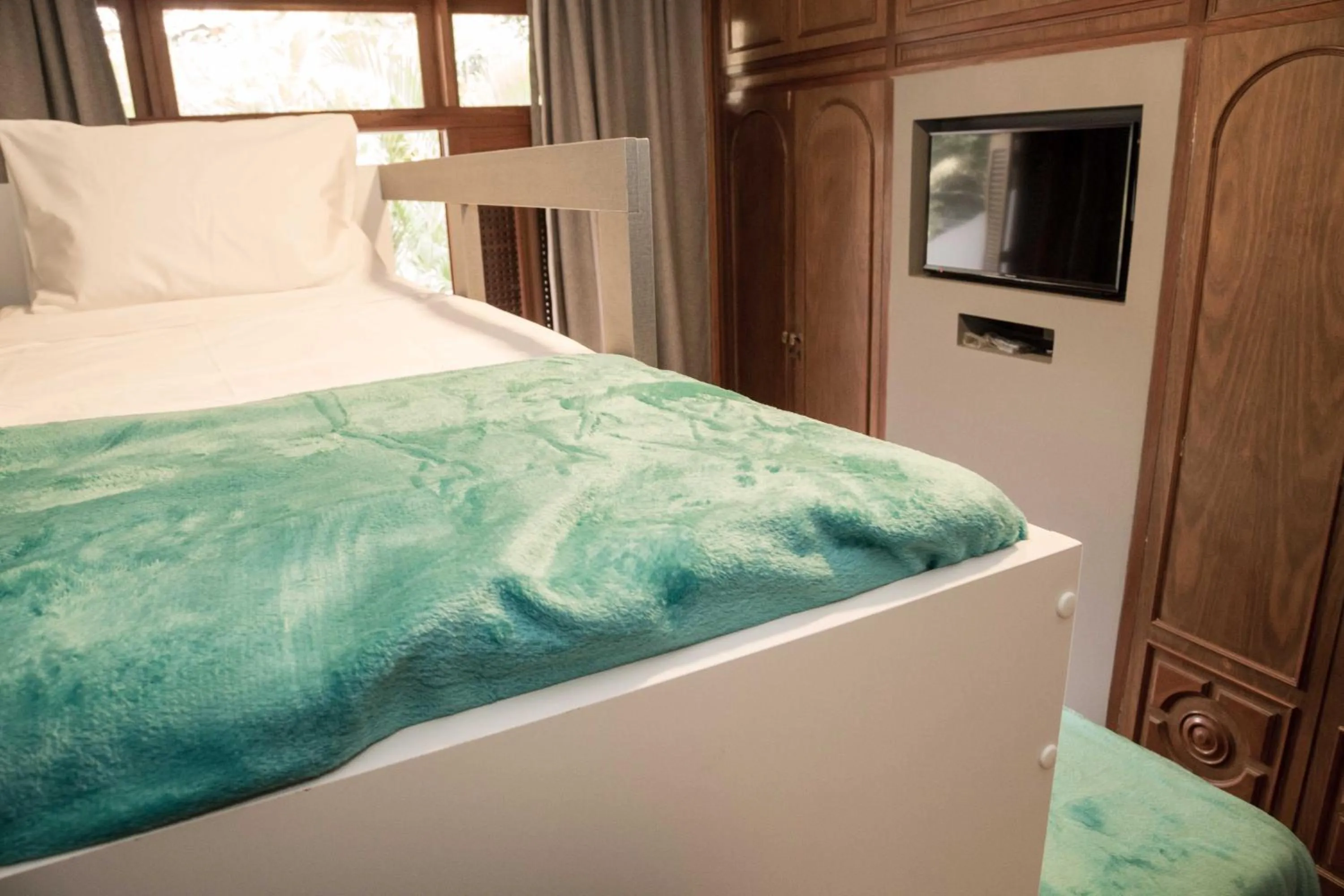 Decorative detail, Bed in REF House Barra Da Tijuca