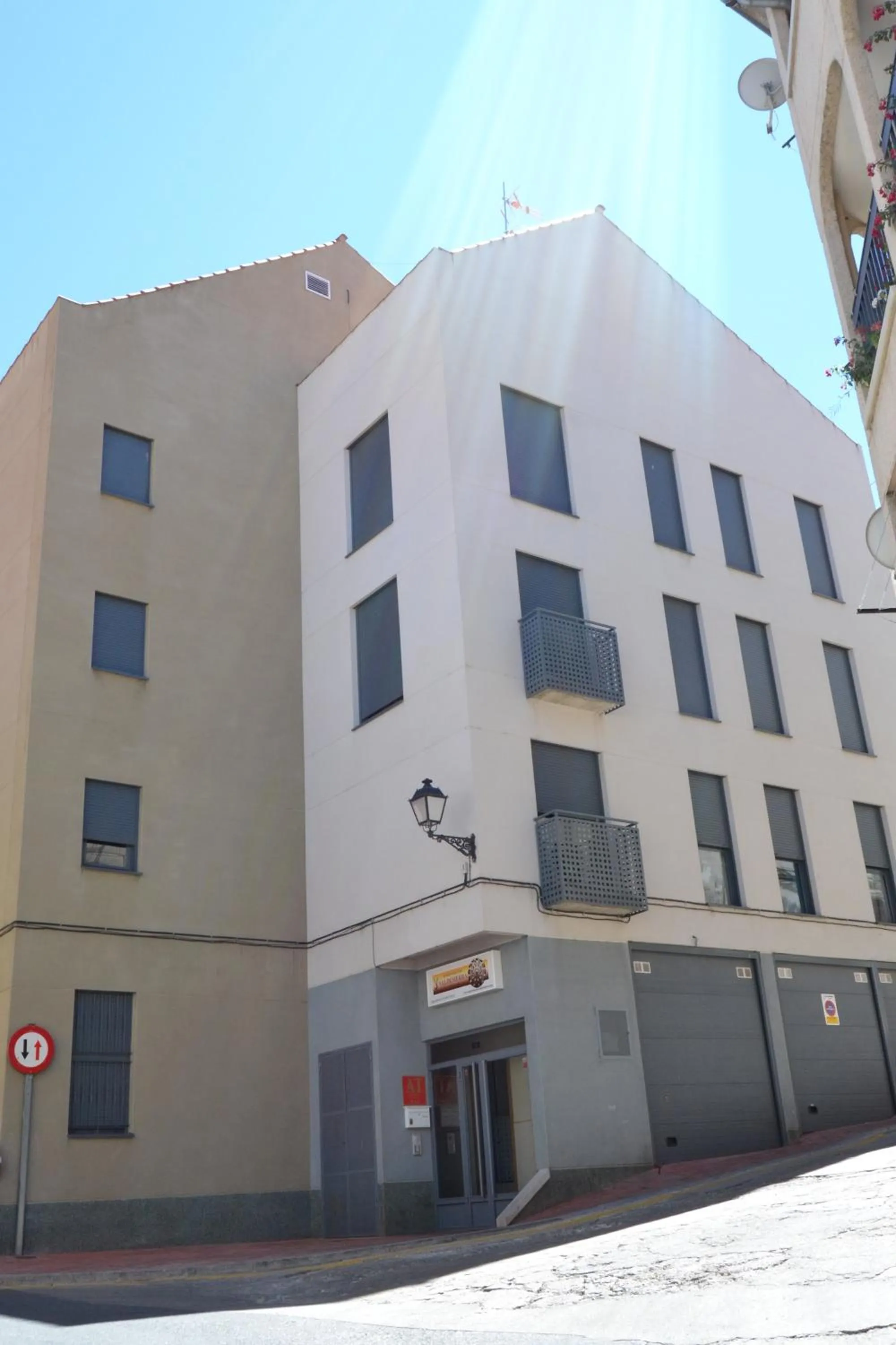 Facade/entrance in Ronda Navarra by Valdesierra