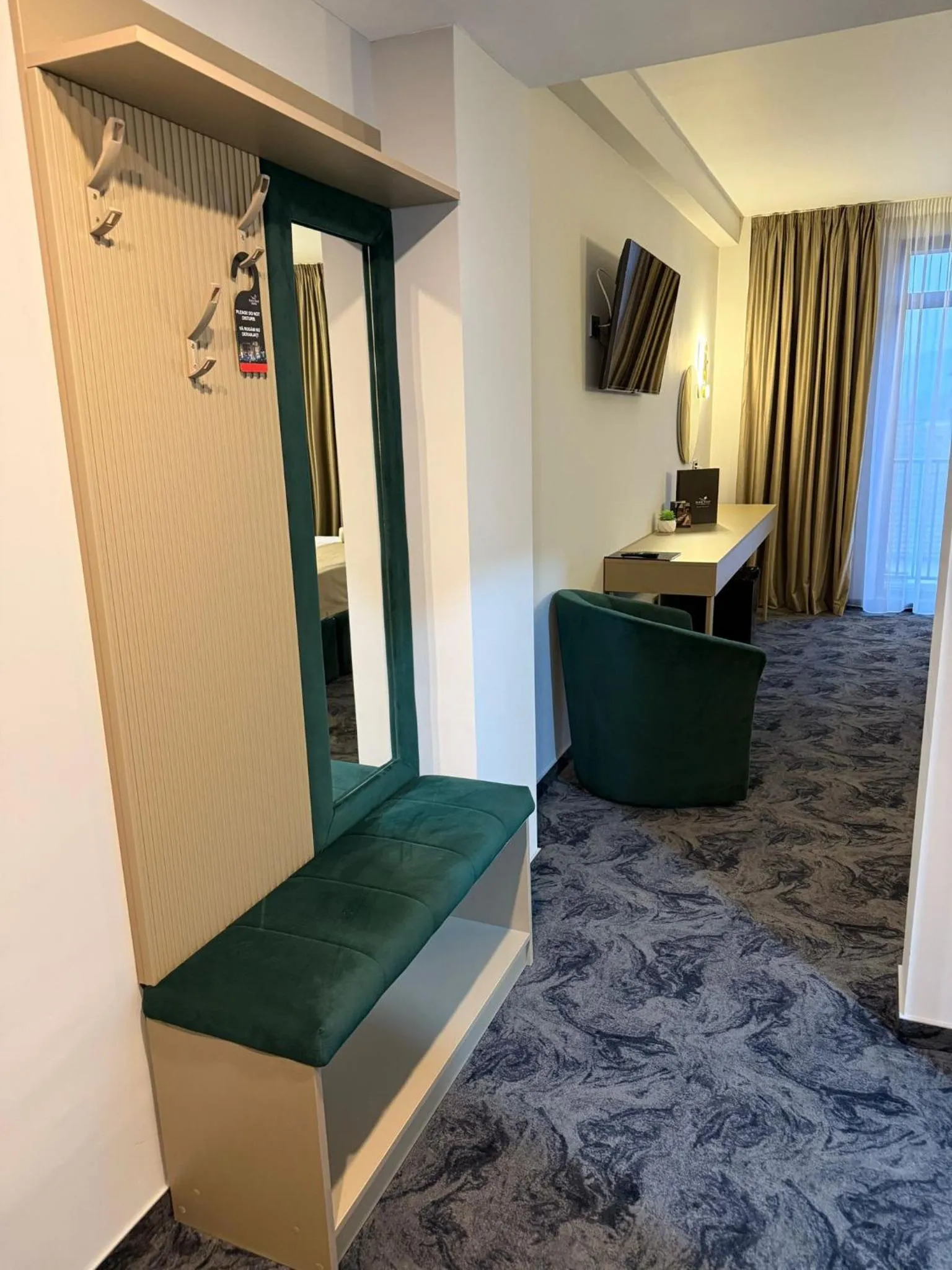 TV and multimedia in Black Tulip Hotel