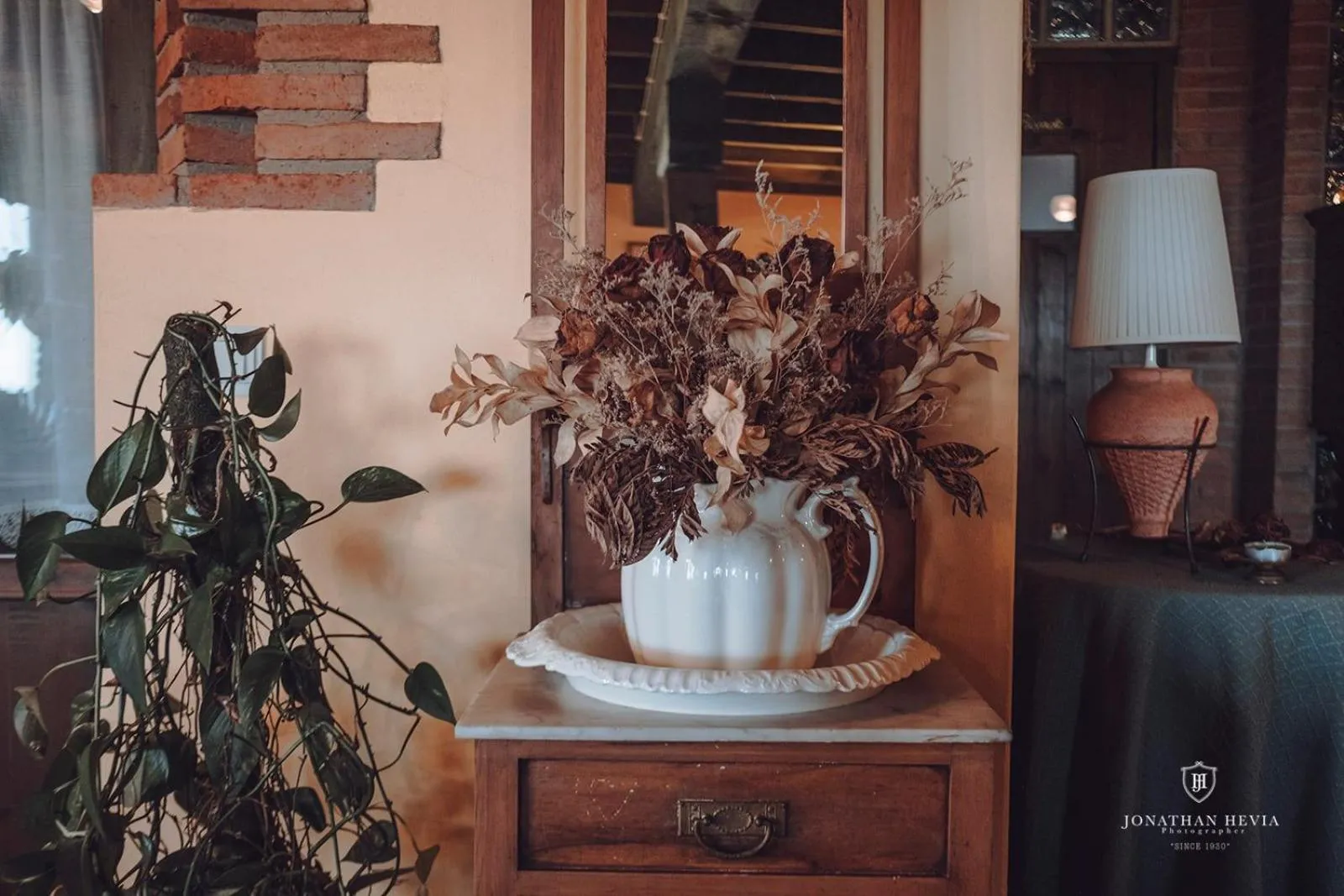 Decorative detail in Paraje del Asturcon - Adults only