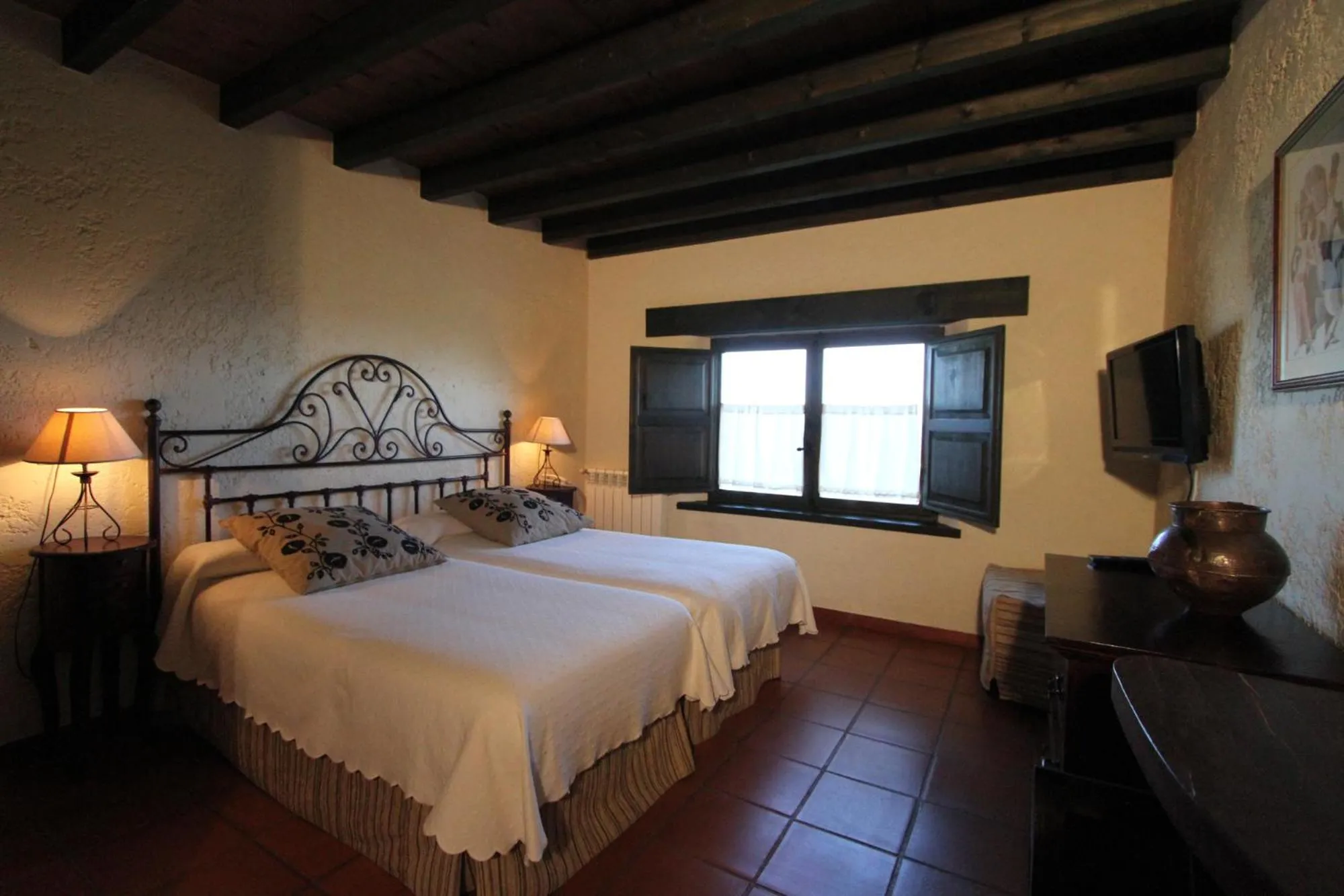Photo of the whole room in Paraje del Asturcon - Adults only