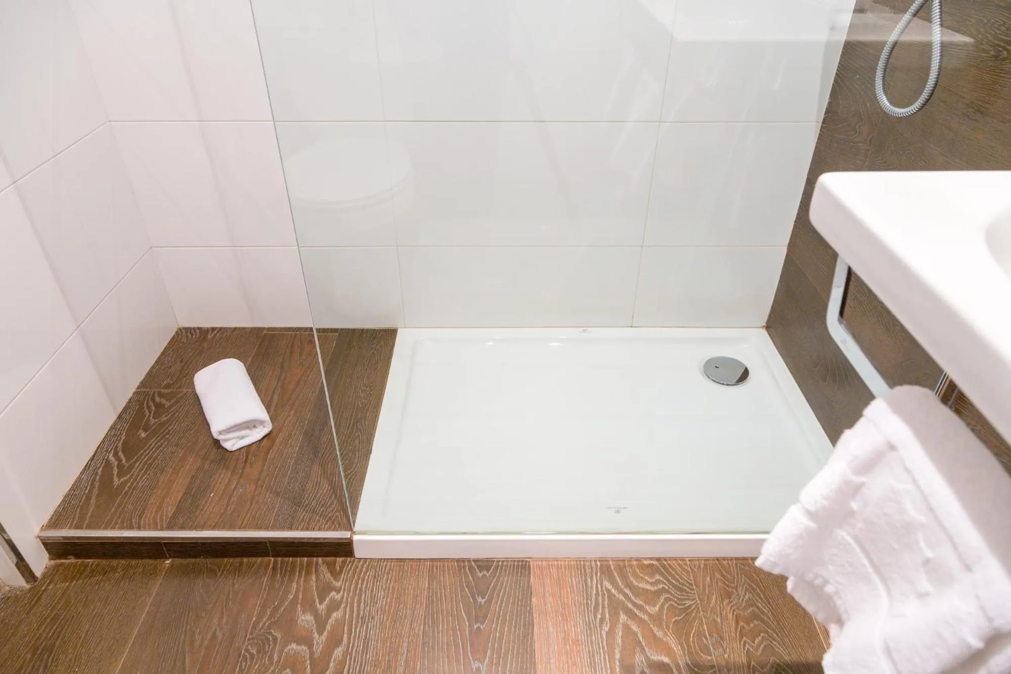 Shower in Hotel Los Arces