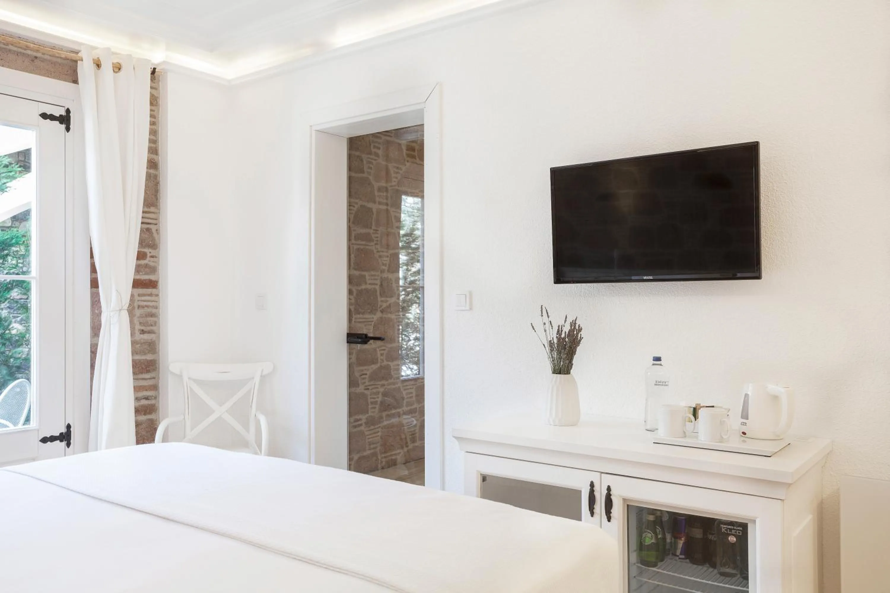 Cunda Pur Beyaz Hotel