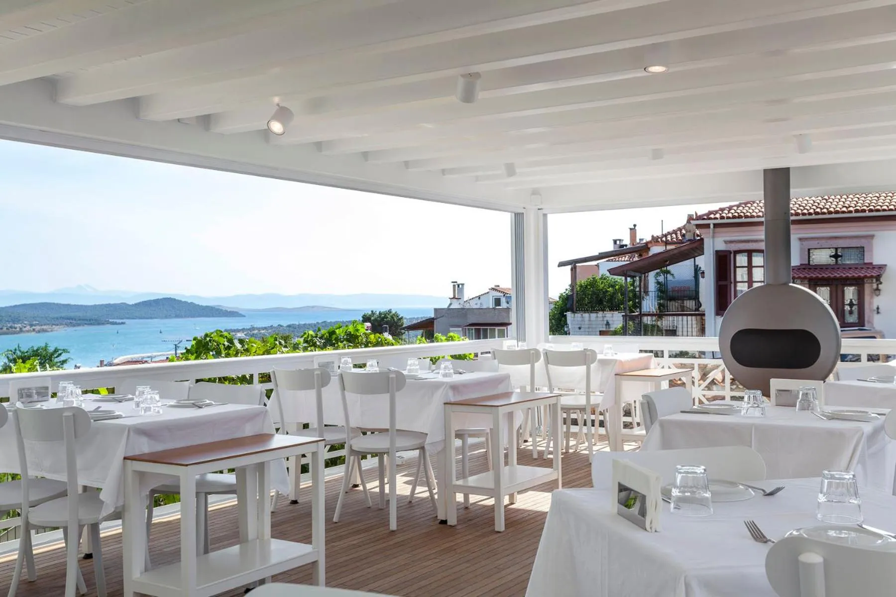 Restaurant/places to eat in Cunda Pur Beyaz Hotel