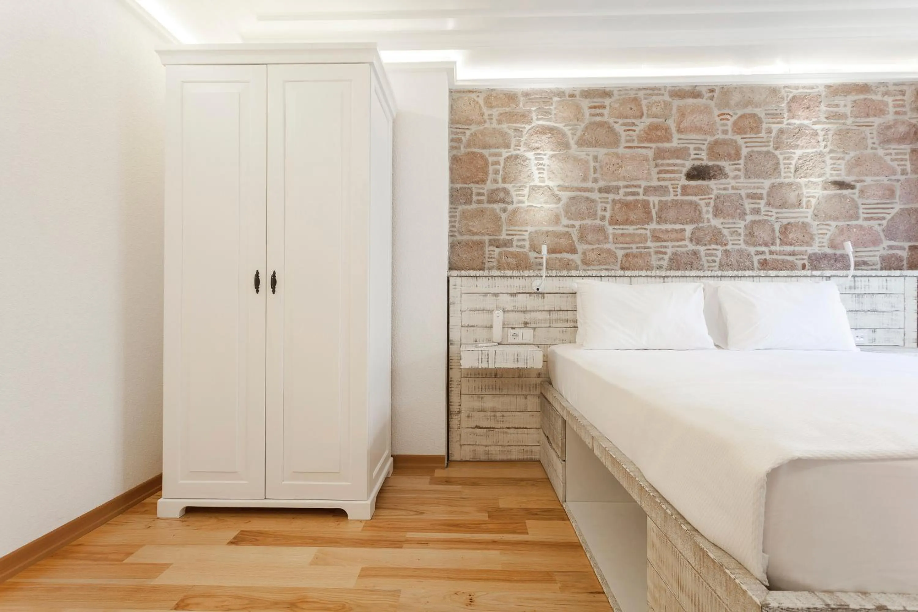 Cunda Pur Beyaz Hotel