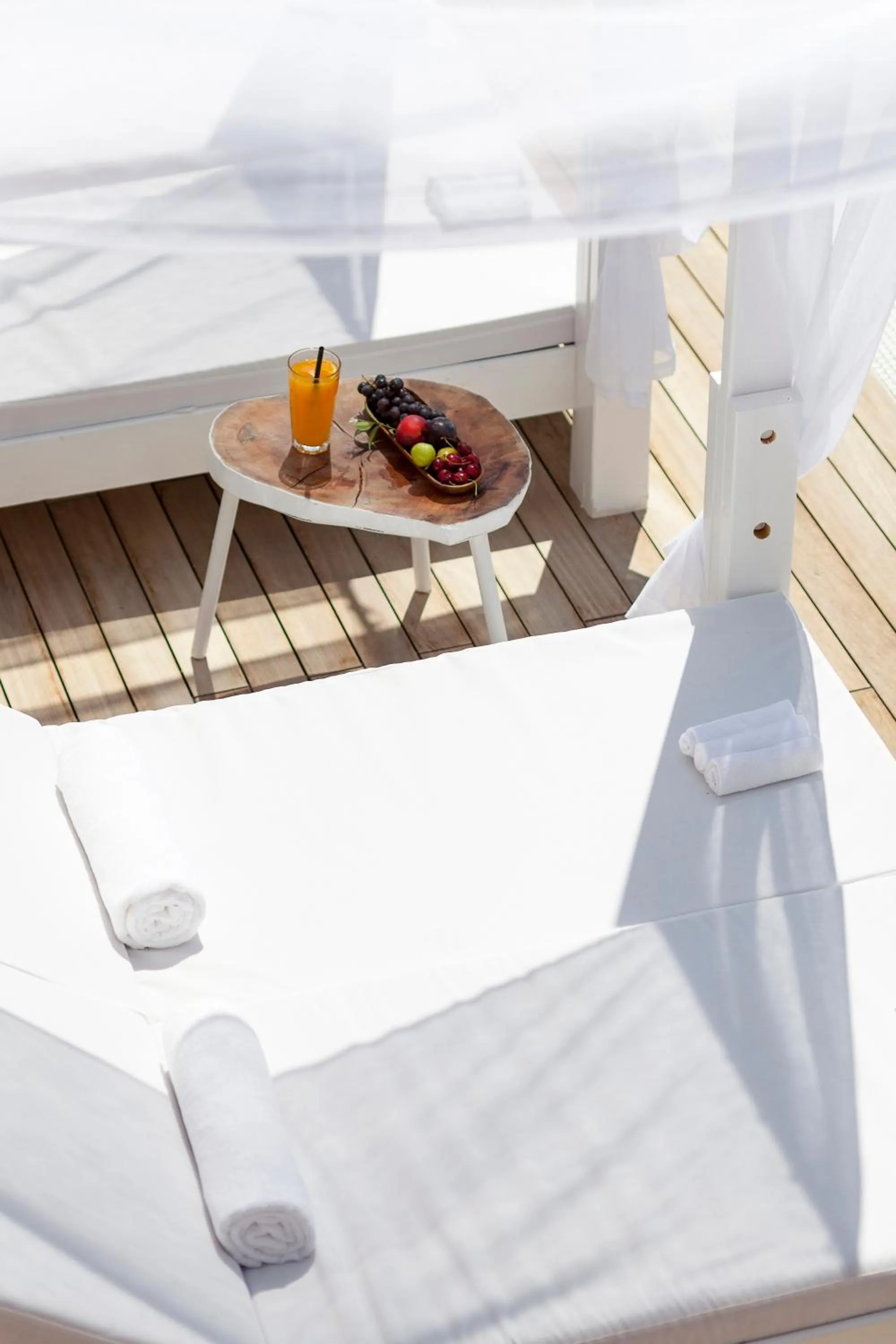 Cunda Pur Beyaz Hotel