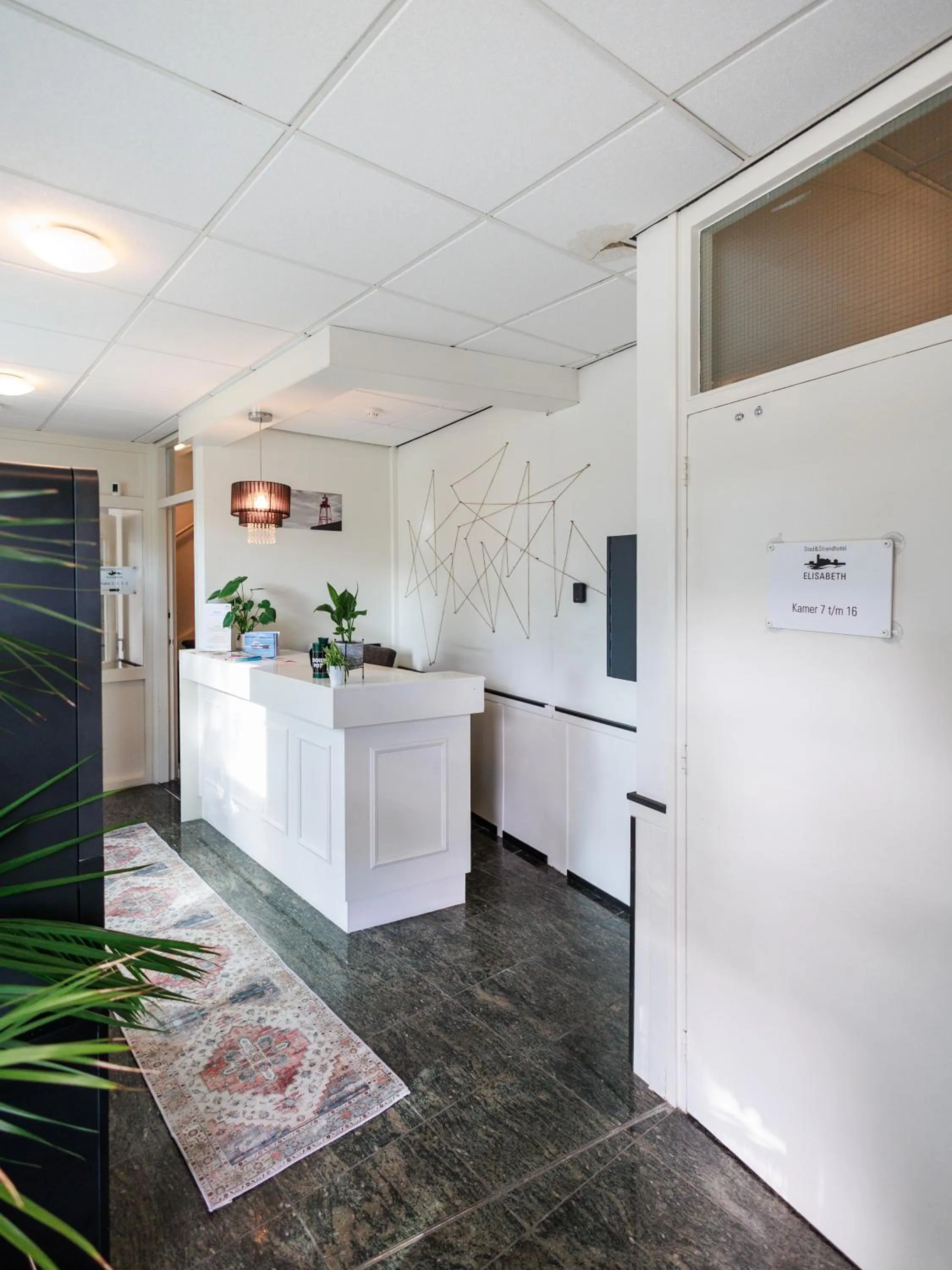 Facade/entrance in Stad & Strandhotel Elisabeth