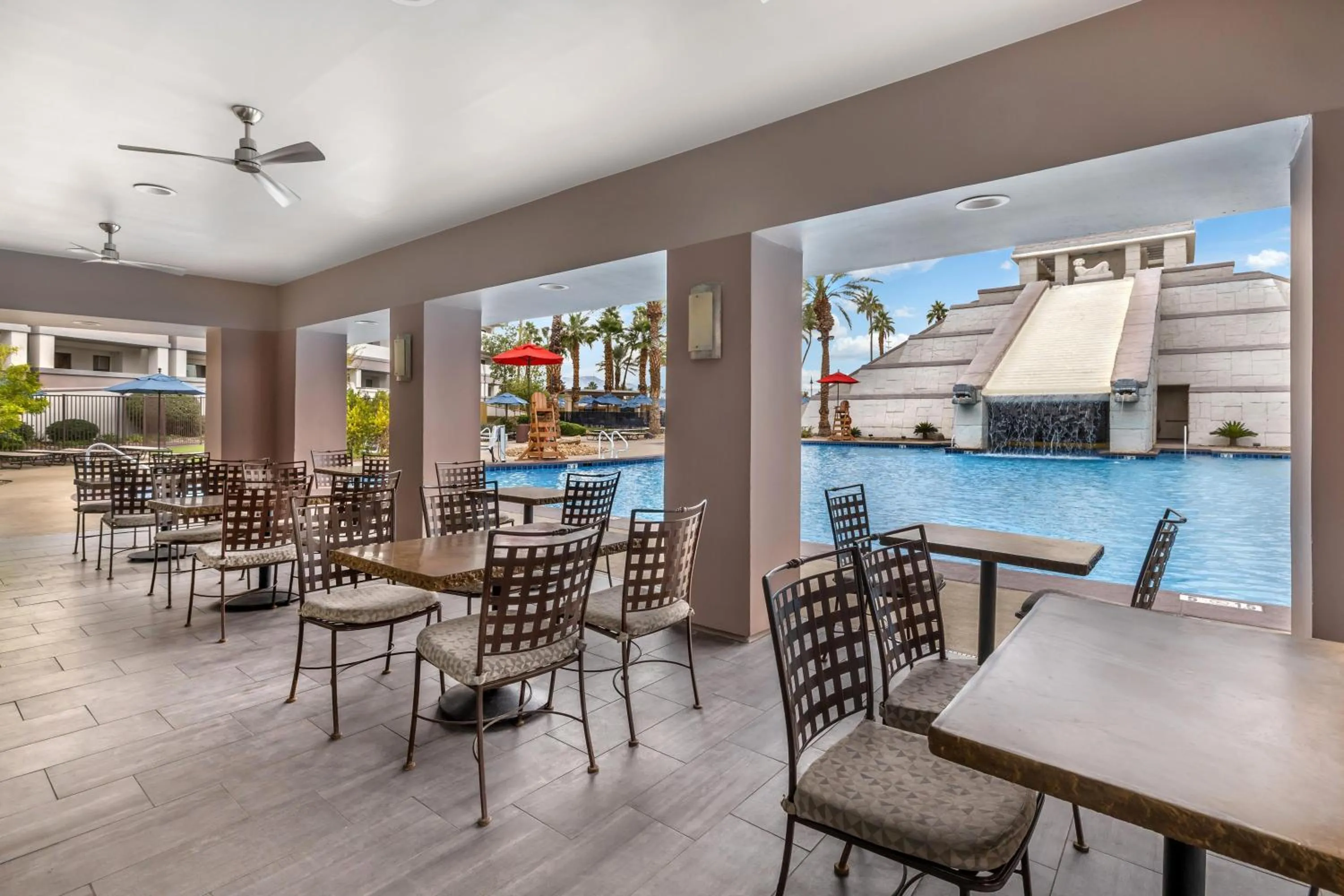 Restaurant/places to eat in Hilton Vacation Club Cancun Resort Las Vegas