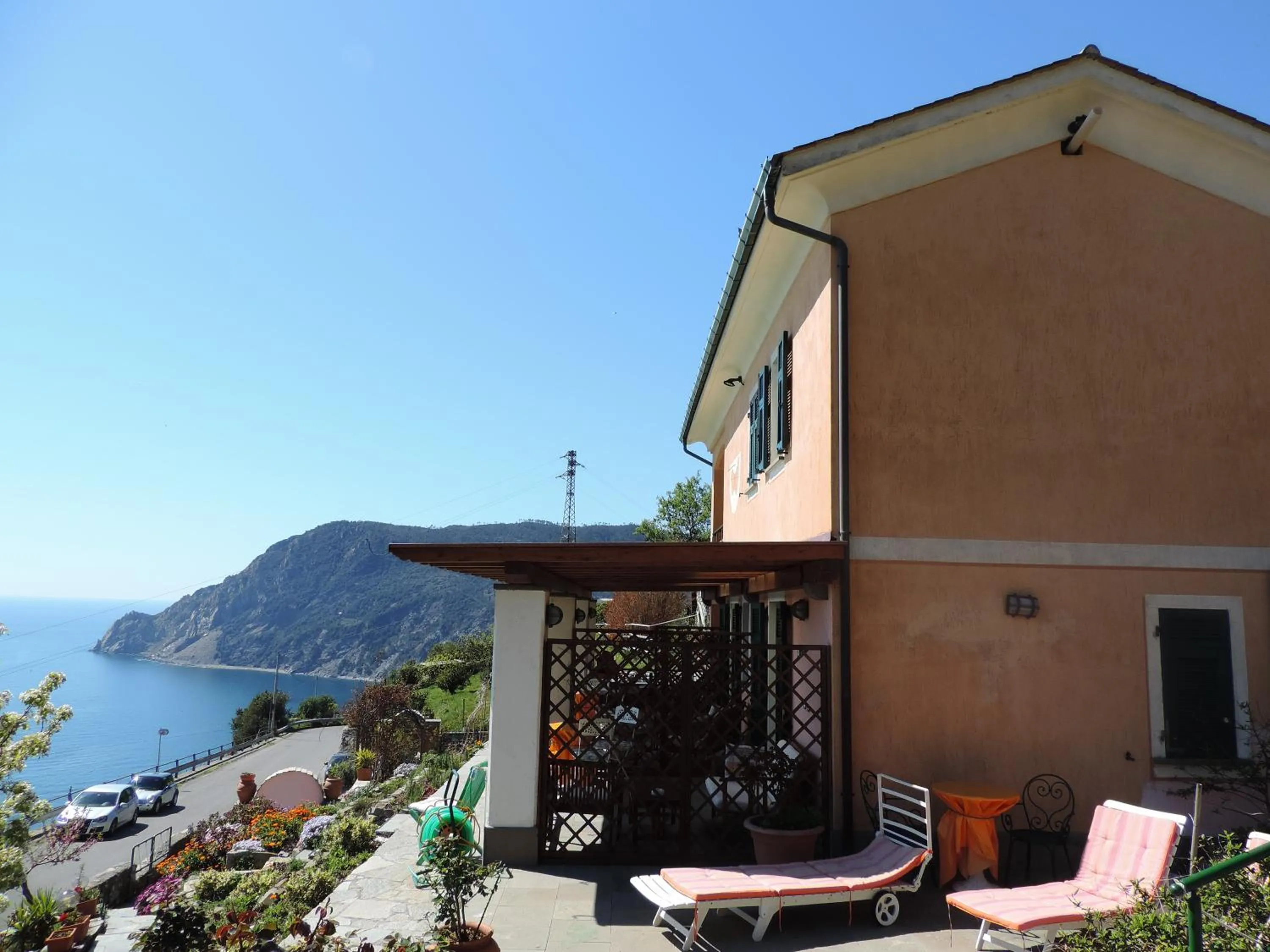 Property building in La Serra Sul Mare