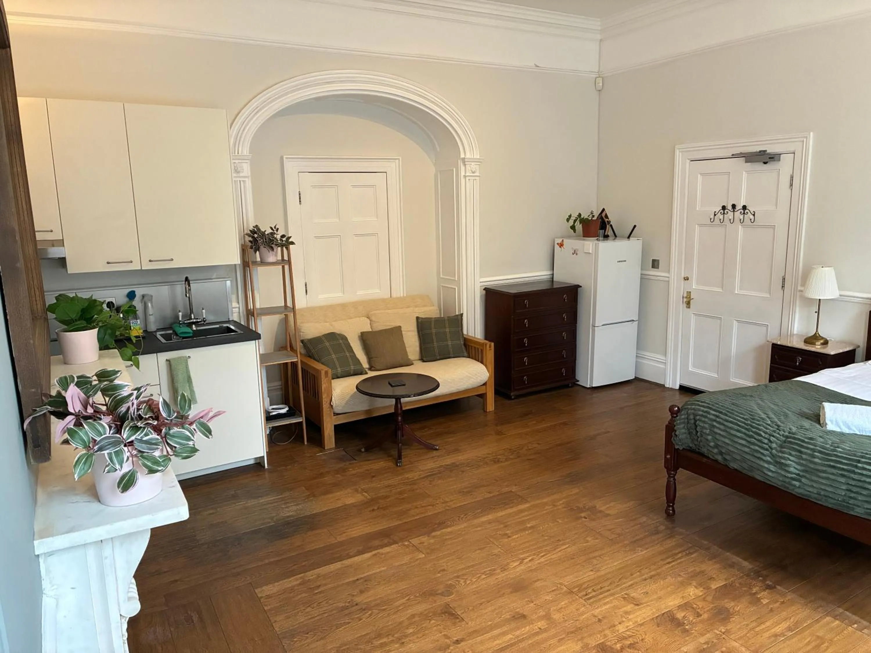 Bed in 3 Berkeley Square Guesthouse