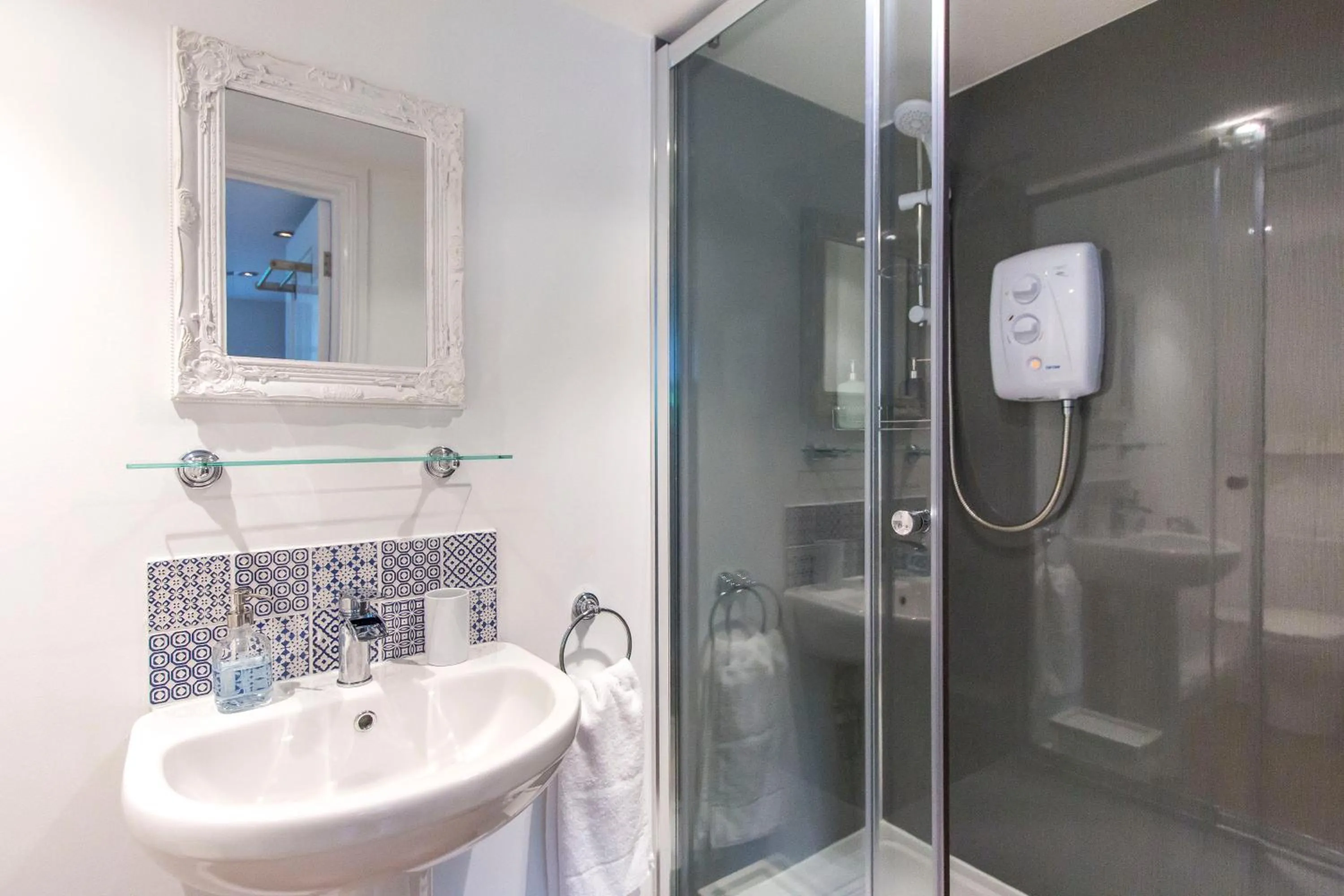 3 Berkeley Square Guesthouse