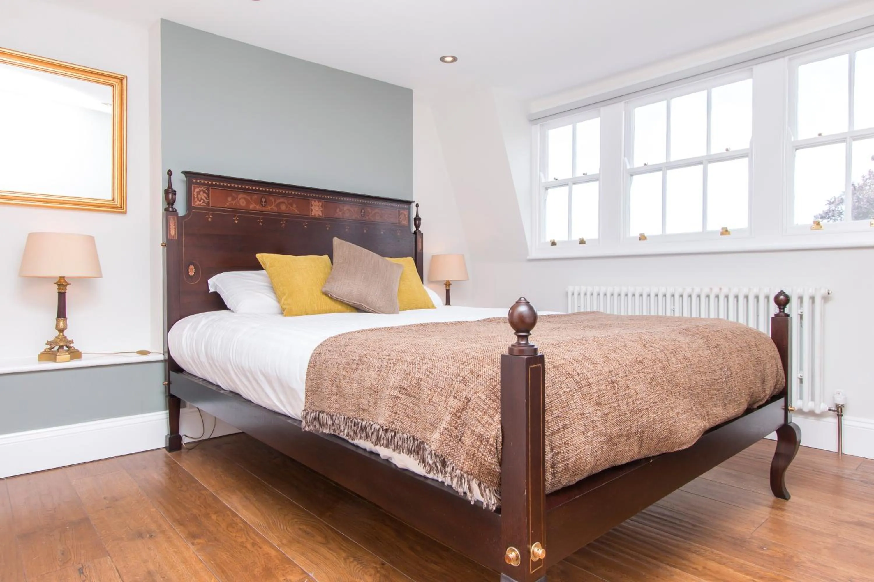 Bed in 3 Berkeley Square Guesthouse