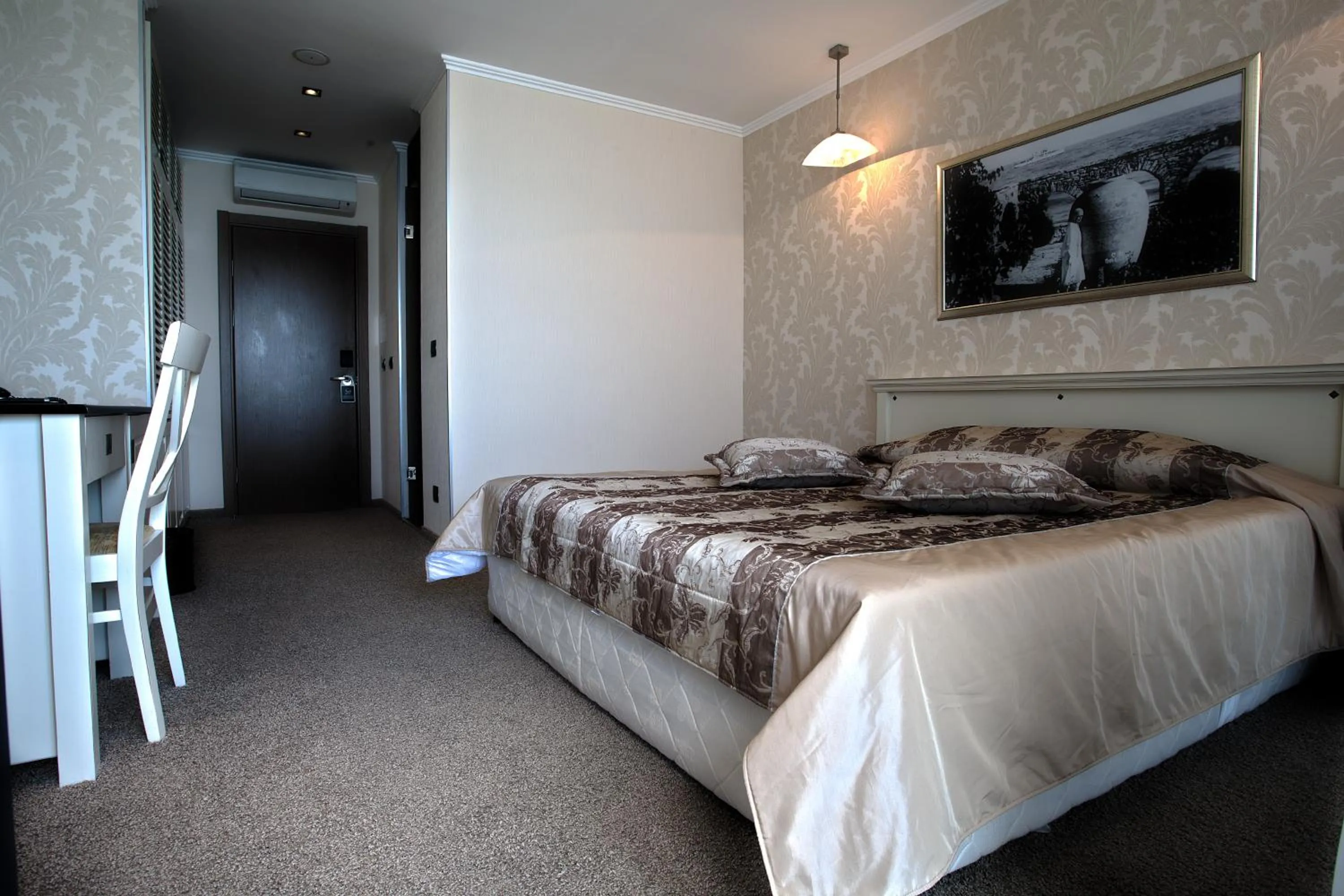 Bed in Regina Maria Spa Design Hotel