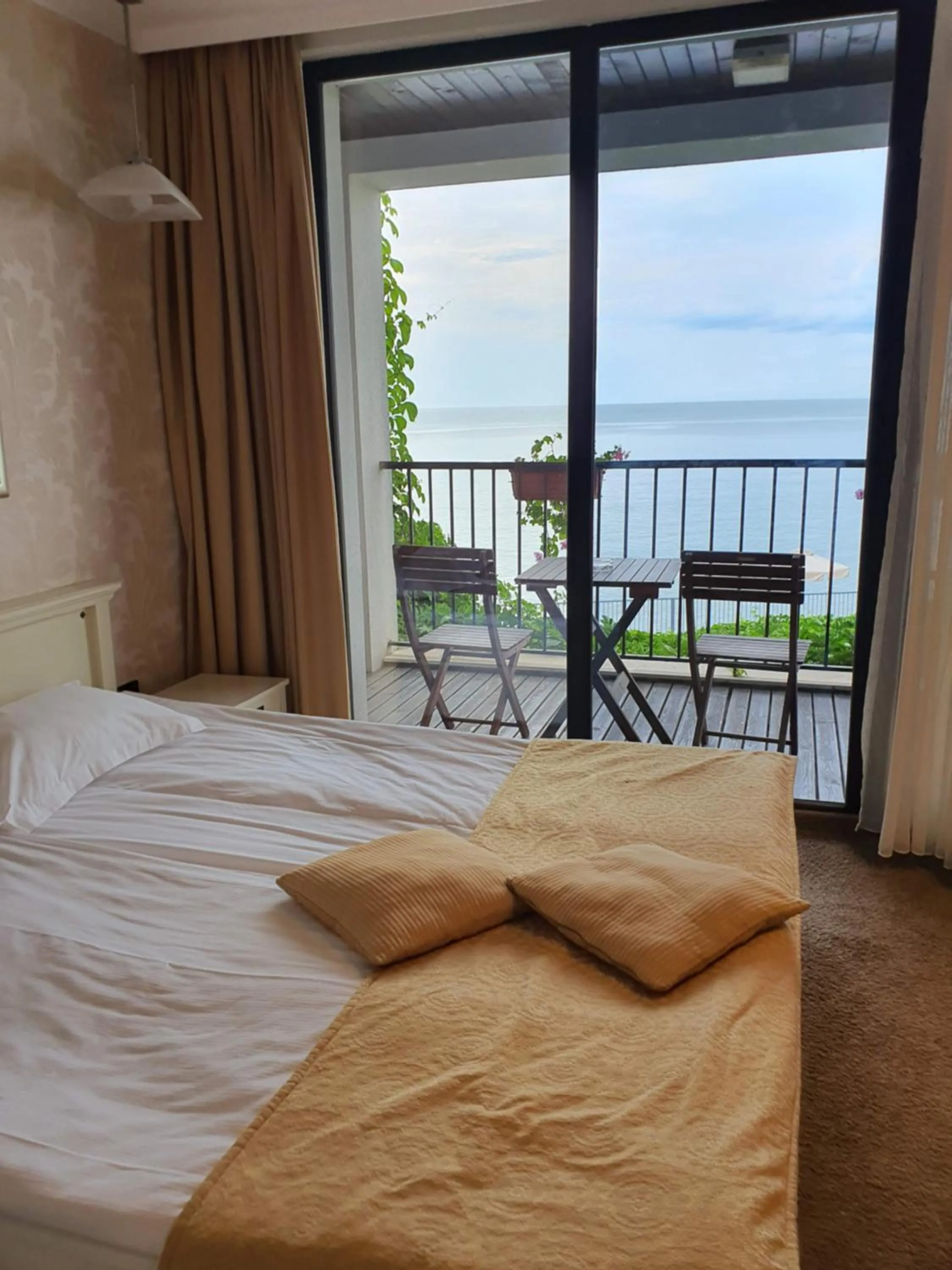 Sea view, Bed in Regina Maria Spa Design Hotel