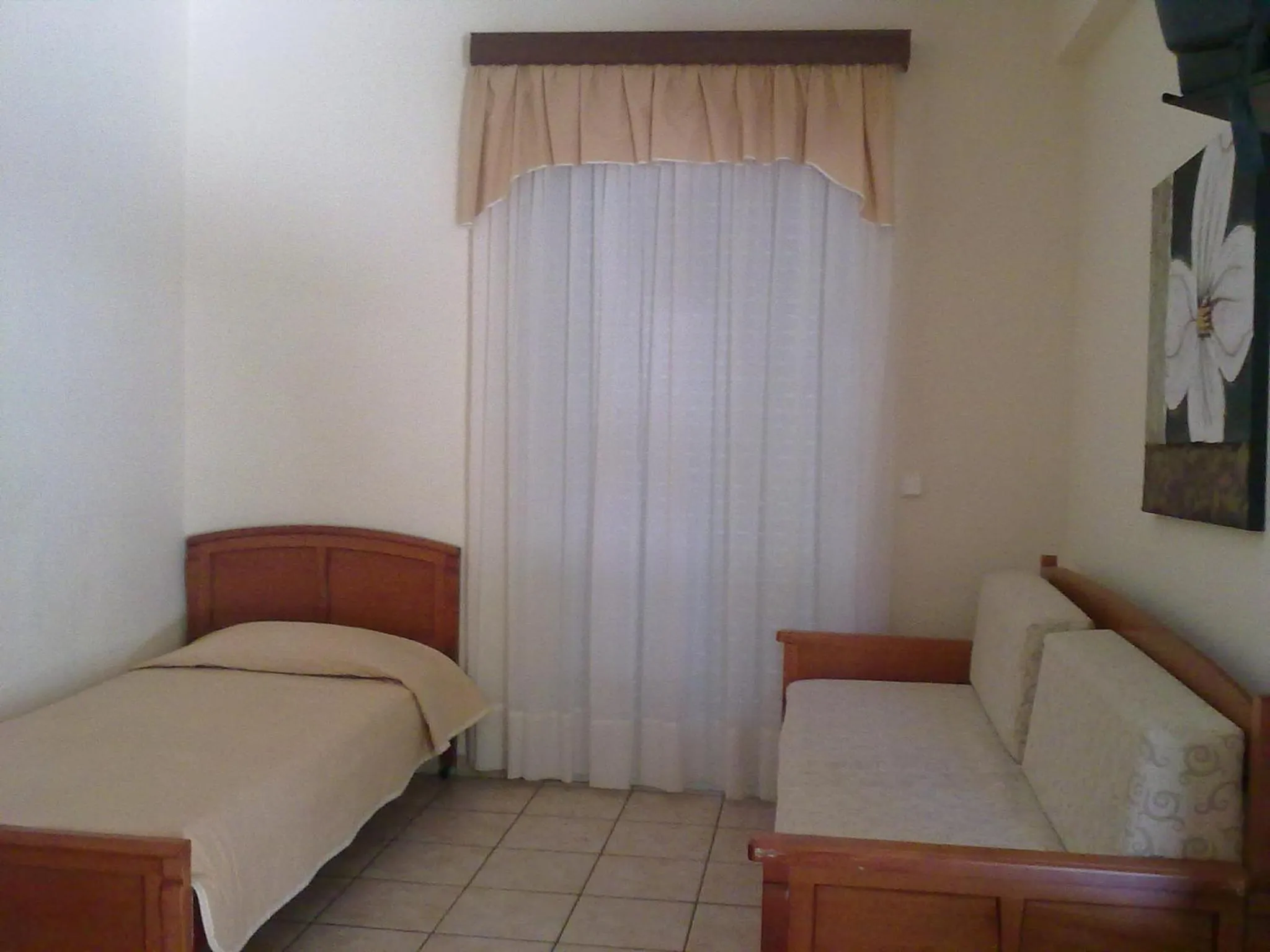 Photo of the whole room, Bed in Amalia