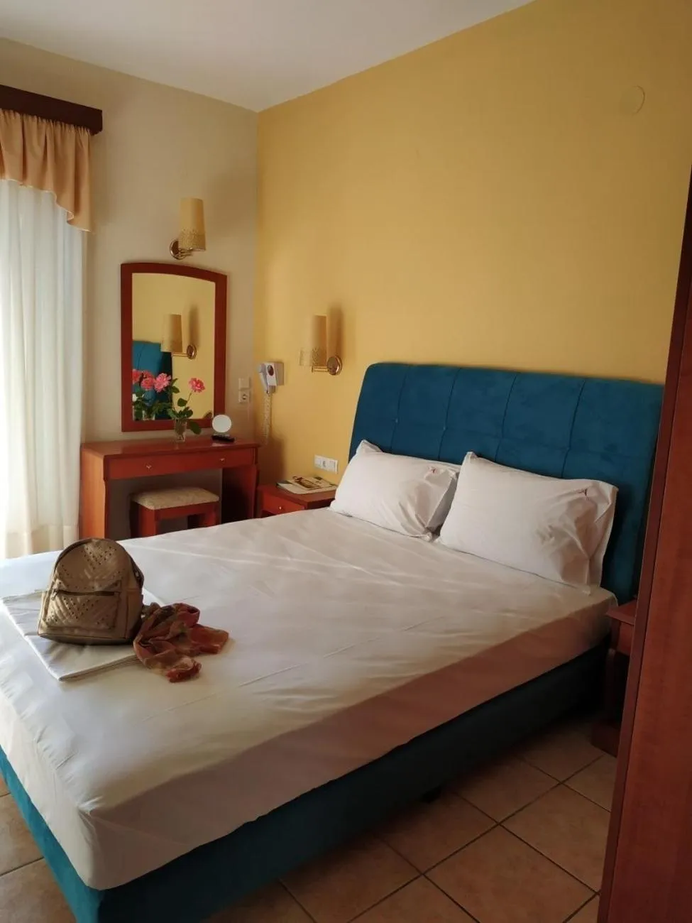 Bedroom, Bed in Amalia