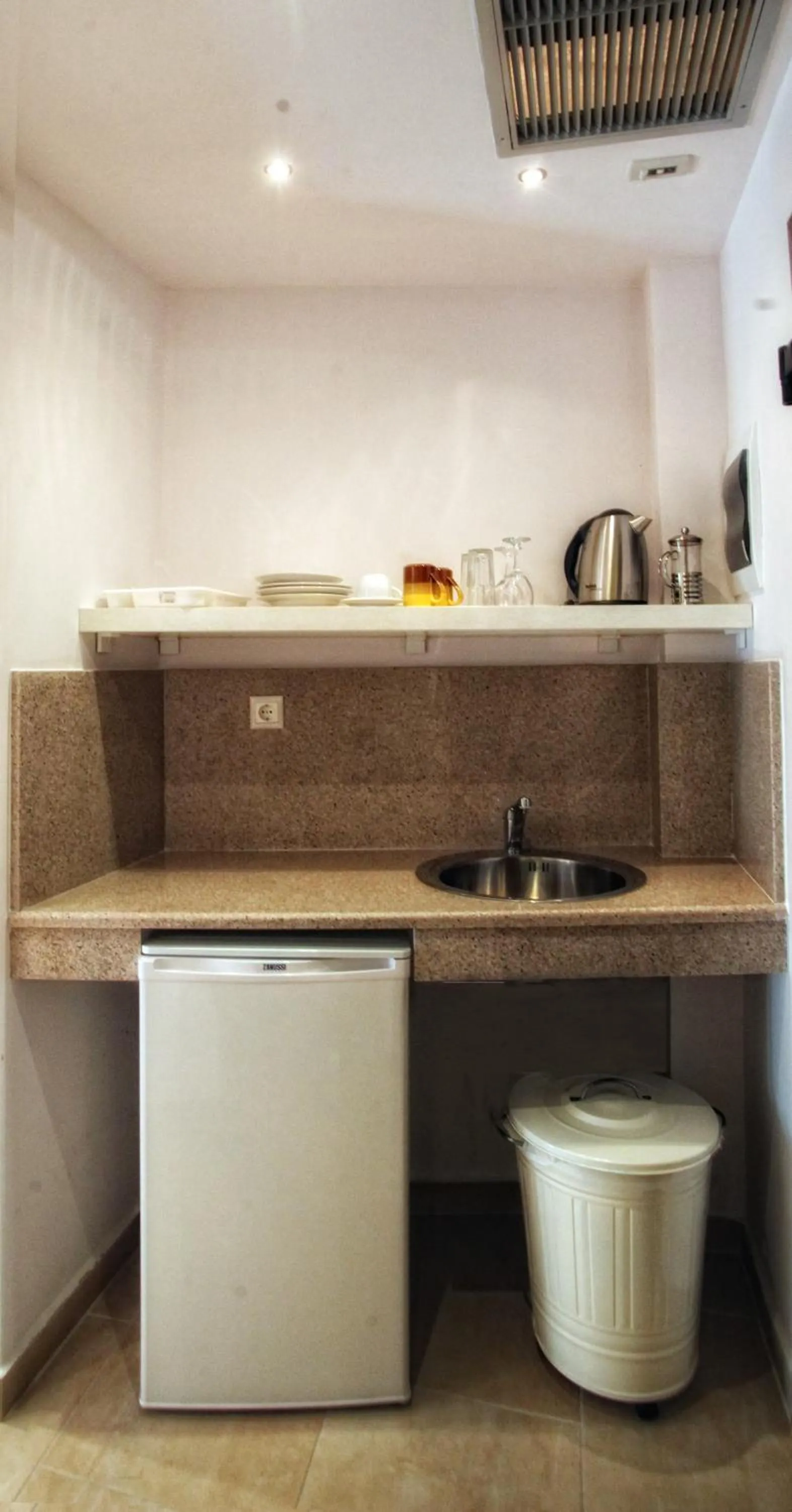 Kitchen or kitchenette in Stamos Hotel